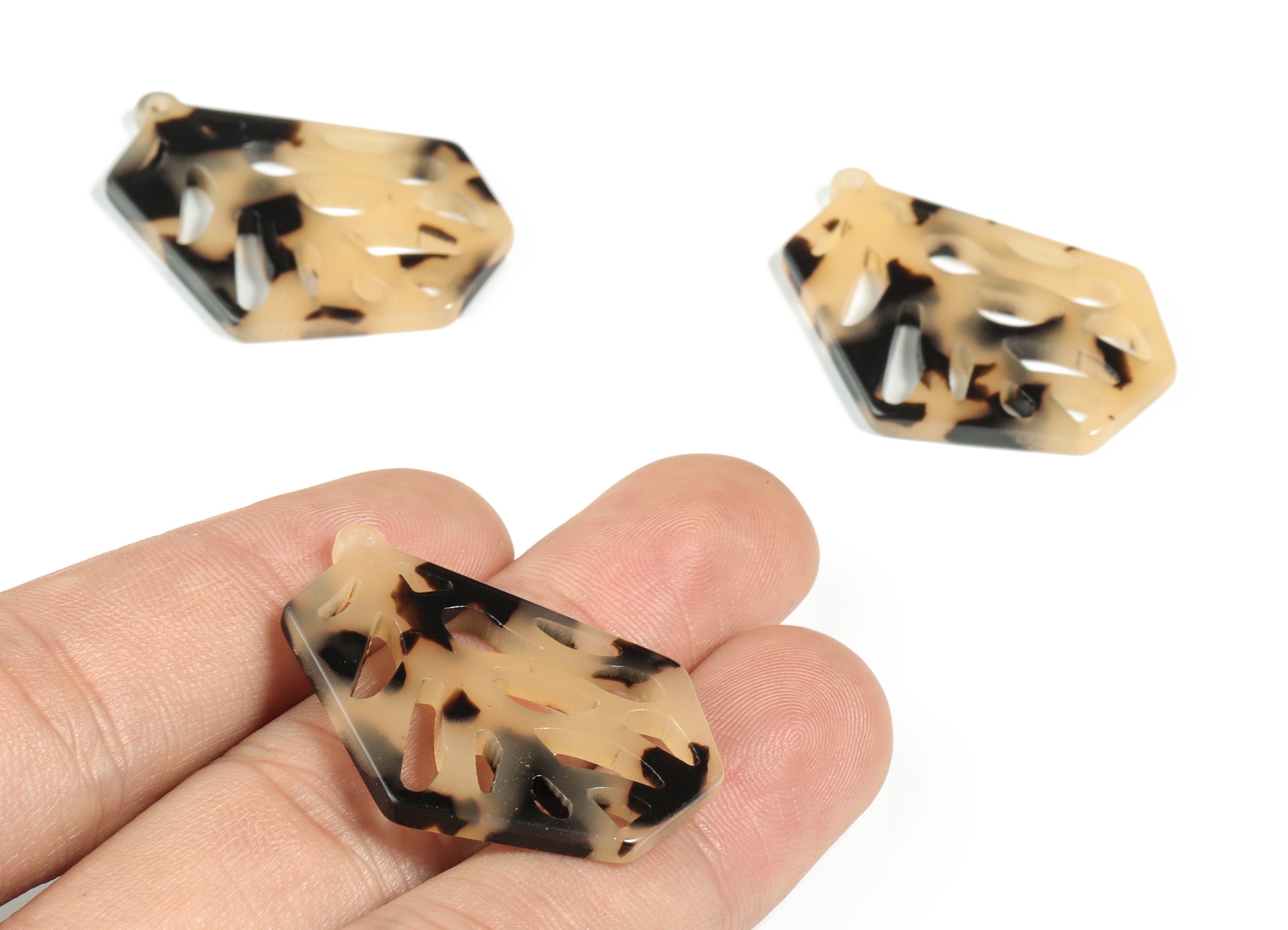 Acetate Branches Earring Charms - Acetate Branches Pendant - Blonde Tortoise Shell Earring - Color Code:A08 - 35.17x26.82x2.6mm - AC2193-A08 - DOMEDBAZAAR