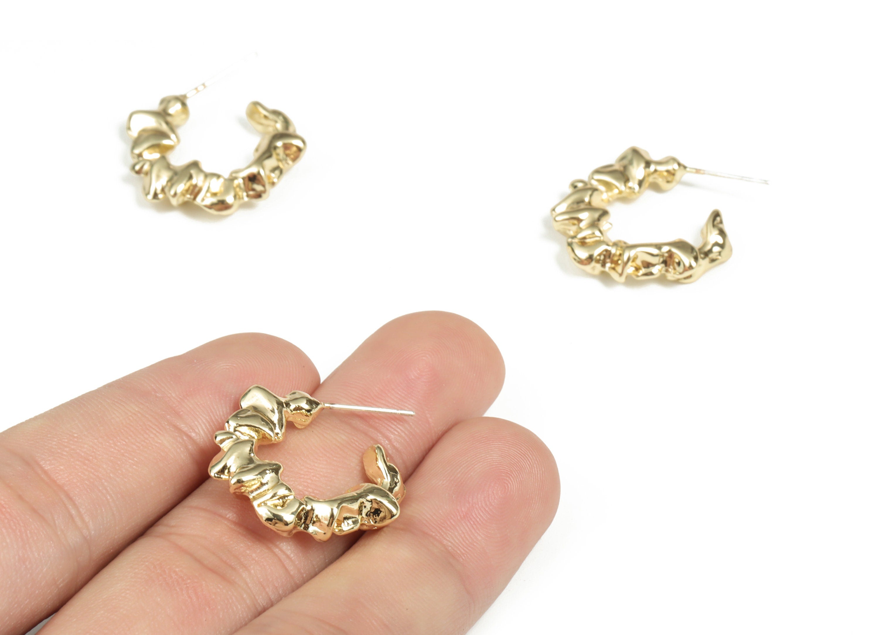 Alloy Wave C Earring Stud - Zinc Alloy Wave C Earring Post - Silver Stud - Gold Tone Plated - Jewelry Supplies - 24.19x20.48x5.21mm - ZZ1791 - DOMEDBAZAAR