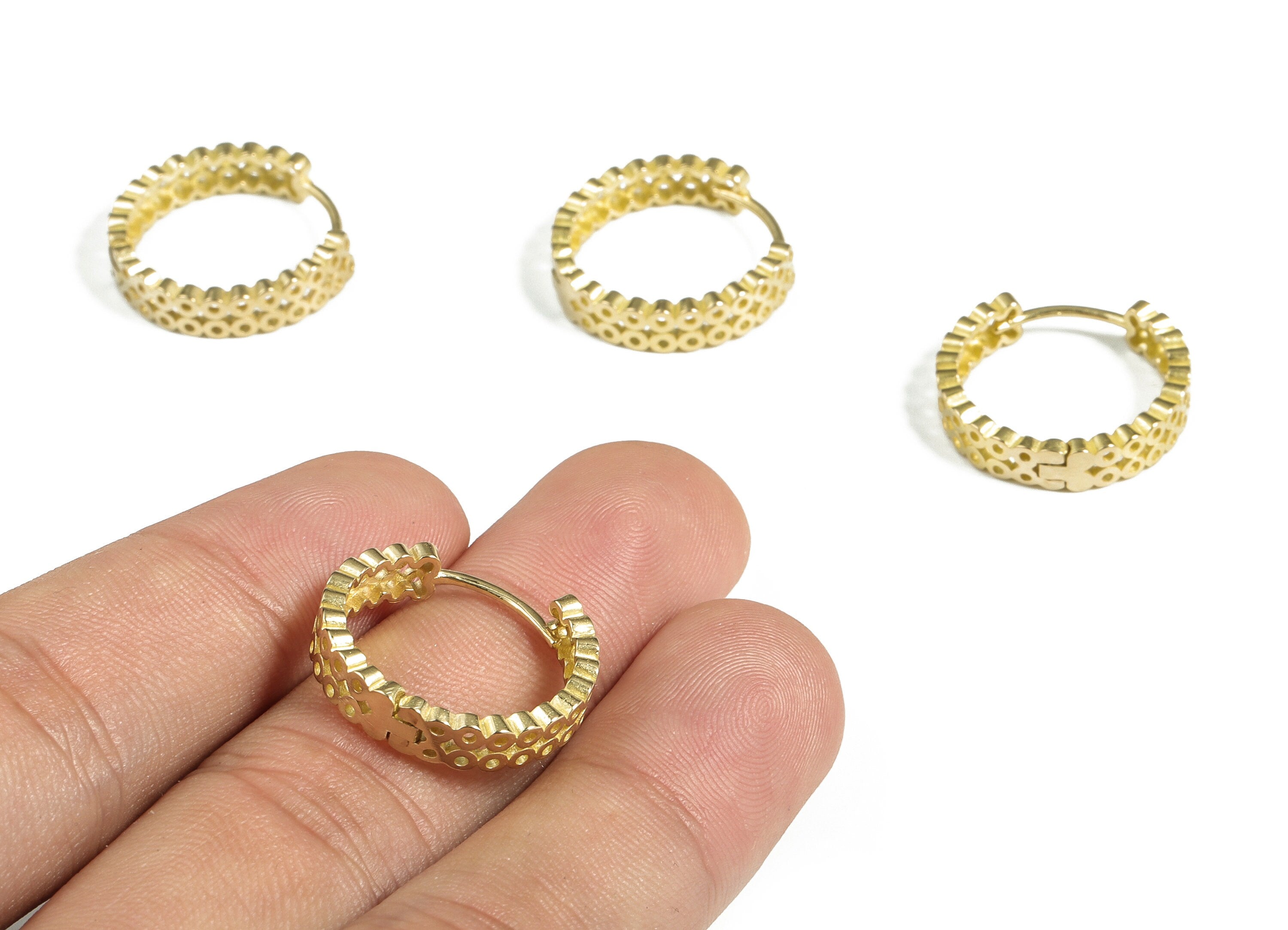 Brass Huggie Hoop Earrings – Dainty Hoop Earrings – Crisscross Design Earring – Pierced Ears Hoops Earring - 20.17×19.31×1.83mm - PP4057 - DOMEDBAZAAR