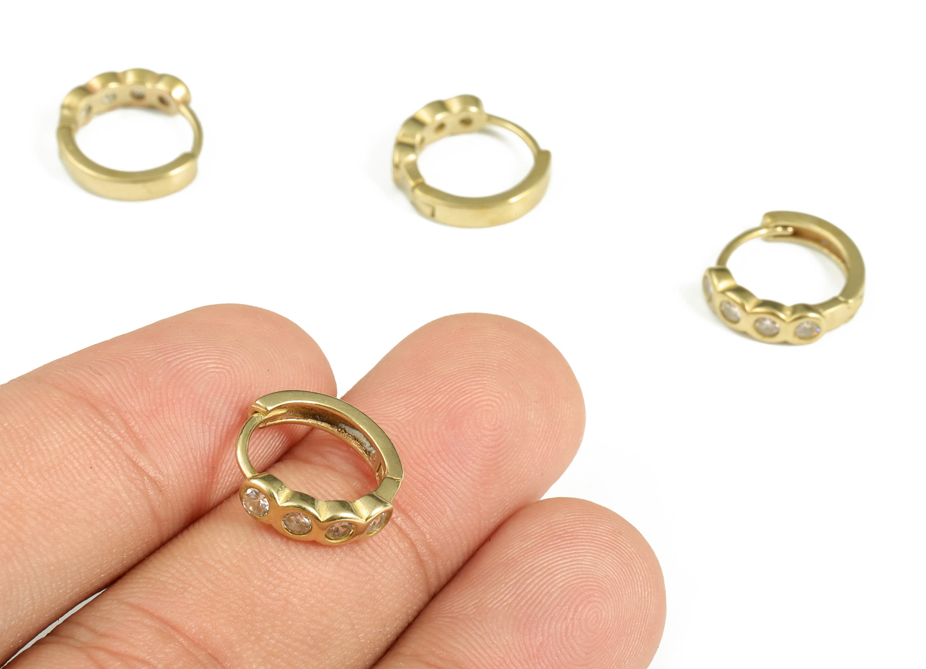 Brass Circle Round Hoop Earring - Zircon Round Hoop Earring for Women – Dainty Huggie Studs Earring Supply - 13.84×12.87×2.09mm - PP4112 - DOMEDBAZAAR