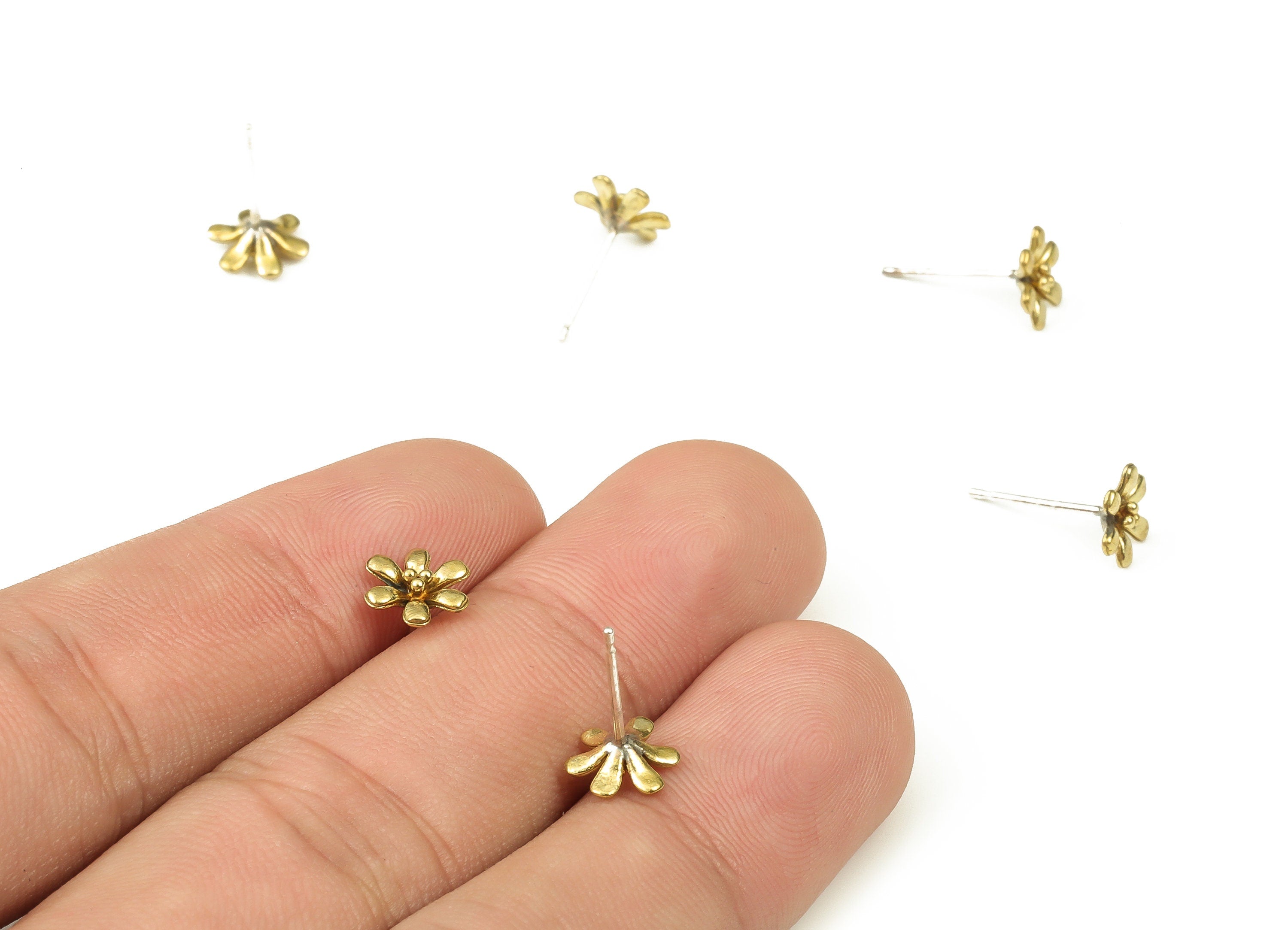 Brass Flower Earring Stud - Raw Brass Flower Earring Post - Brass Stud - Earring Post - Jewelry Making Supplies - 7.5x7.5x1.15mm - PP4431 - DOMEDBAZAAR