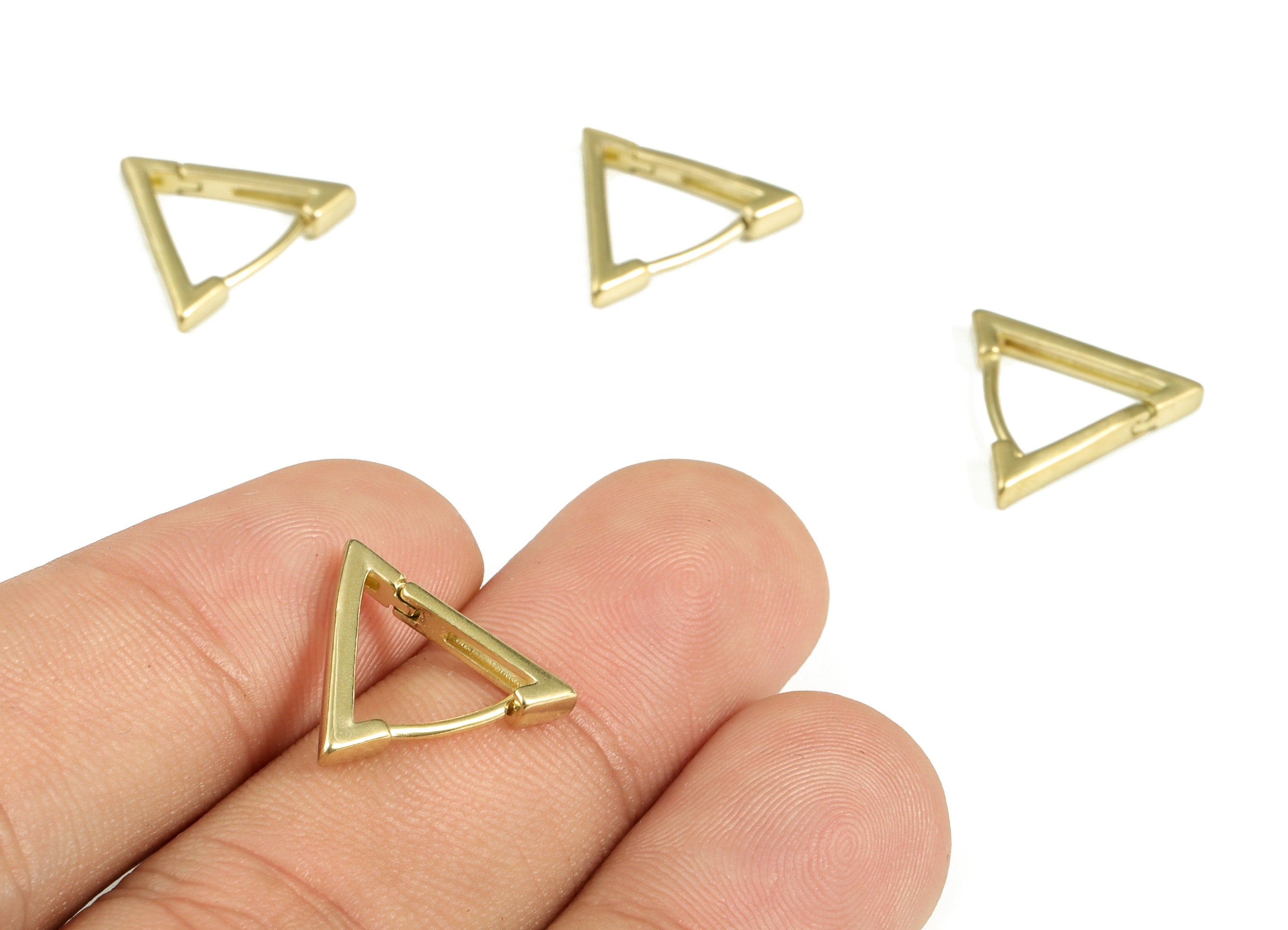 Triangle Hoop Earrings – Brass Geometric Design Hoops – Dainty Triangle Huggie Hoop Earrings – Jewelry Supply - 15.91×13.92×2.07mm - PP4131 - DOMEDBAZAAR