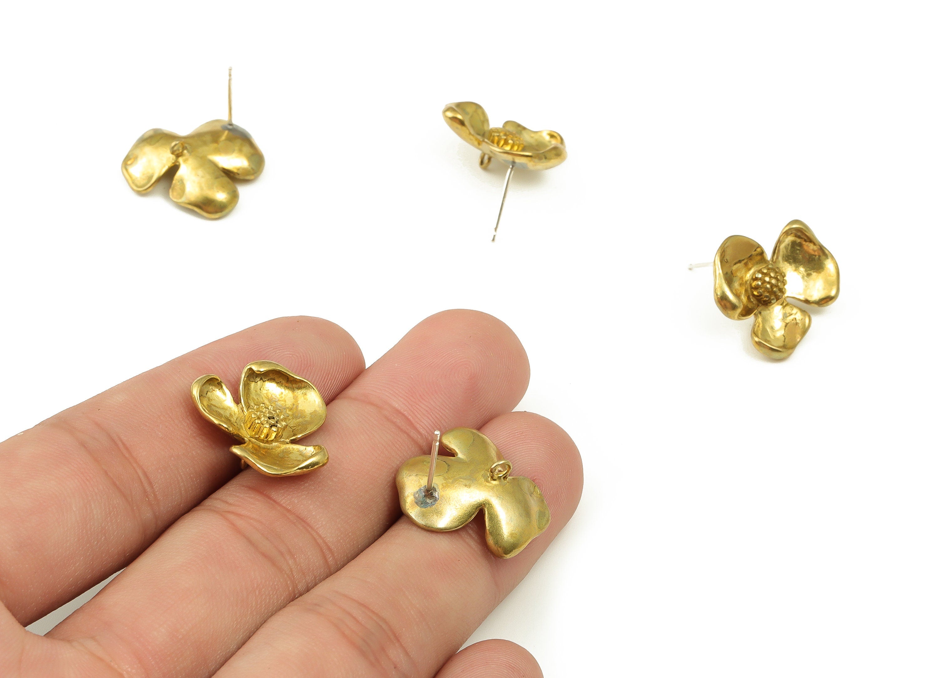 Brass Flower Earring Stud - Raw Brass Flower Earring Post - Stainless Steel Stud - Jewelry Supplies - 19.67x18.2x3.36mm - PP4495 - DOMEDBAZAAR