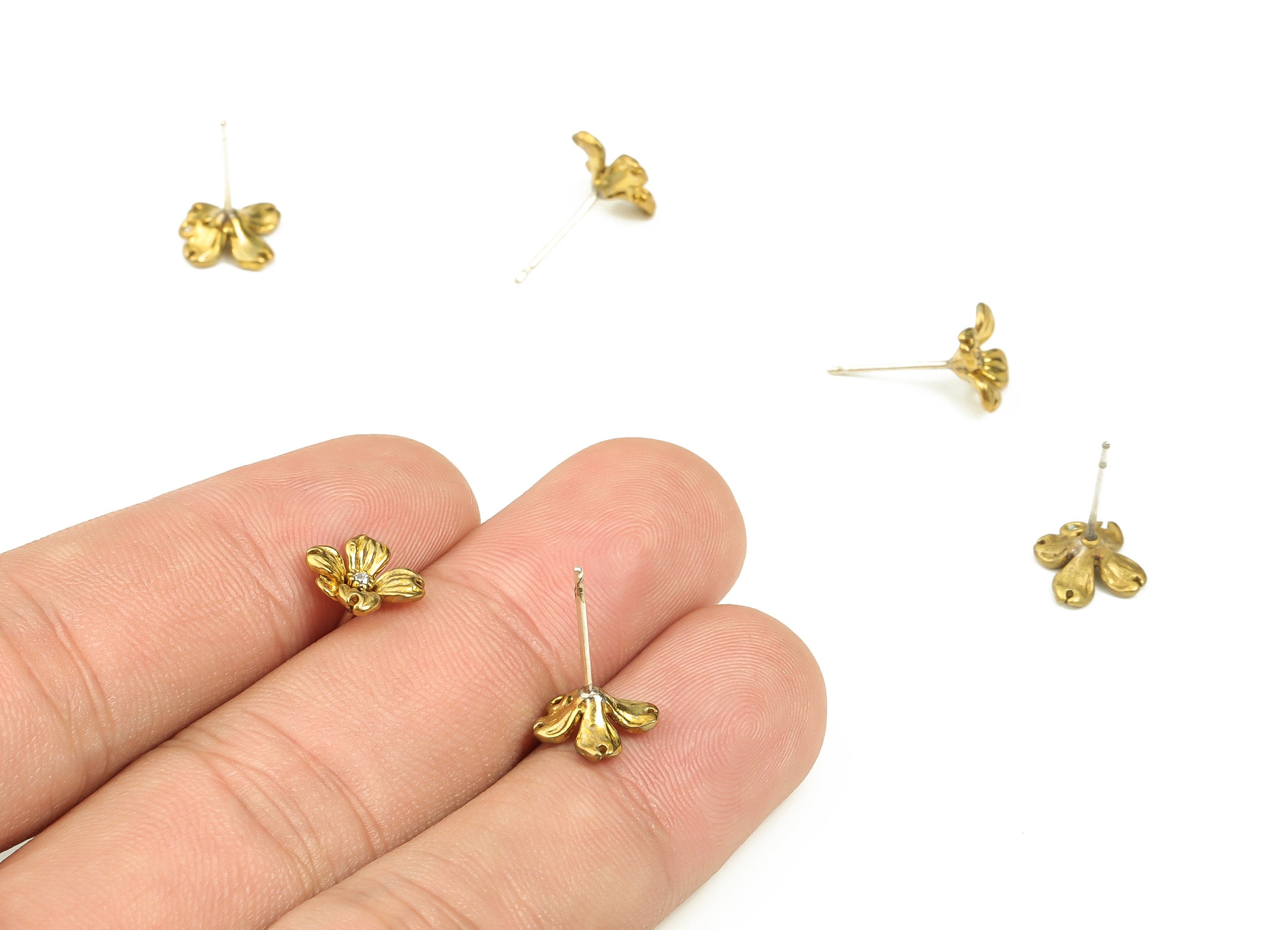 Brass Flower Earring Stud With Zircon - Raw Brass Flower Earring Post - Brass Stud - Jewelry Making Supplies - 8.52x8.52x1.4mm - PP4432 - DOMEDBAZAAR