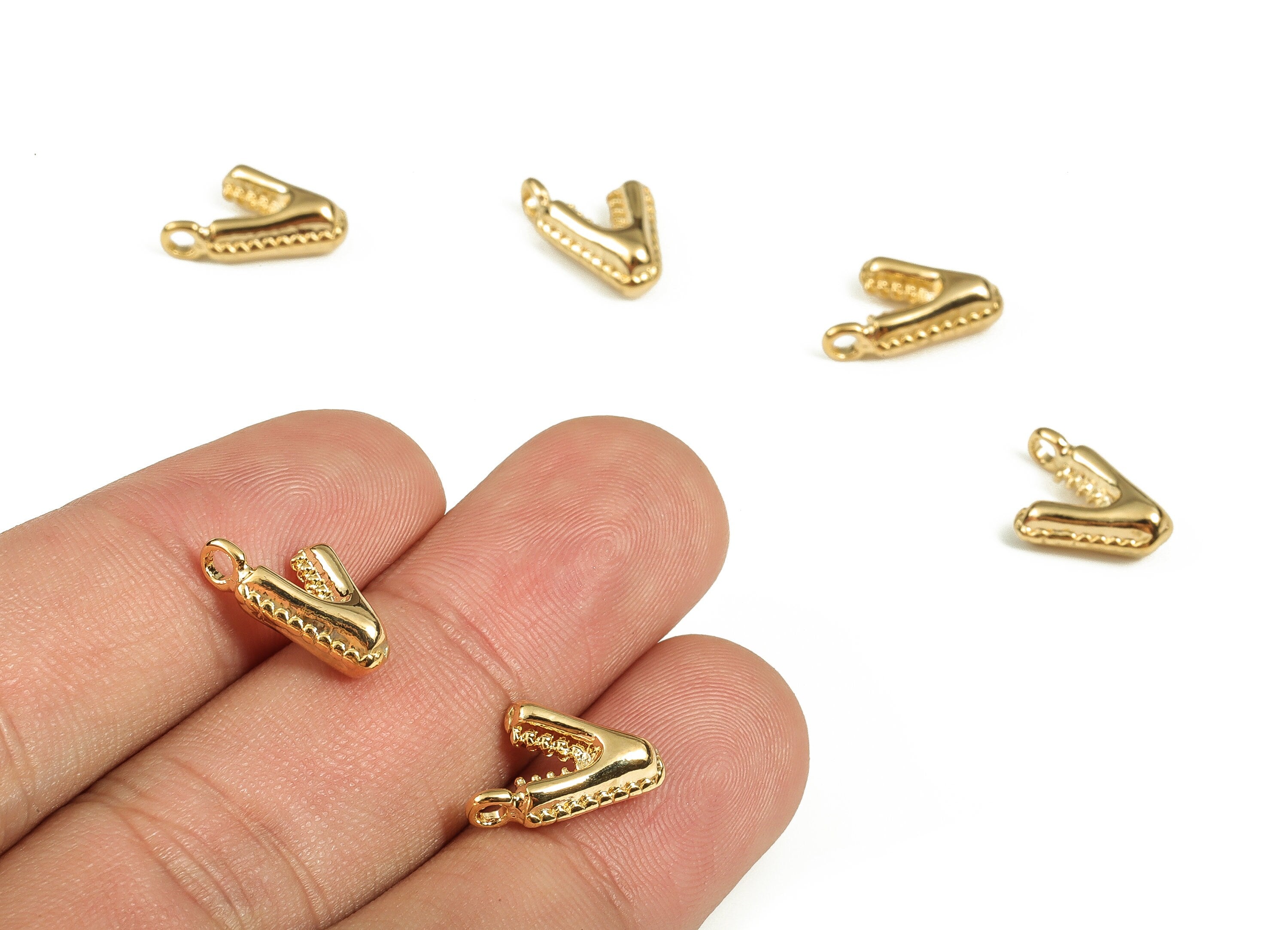 Brass The letter V Earring Charms - Gold The letter V Pendant - 18K Real Gold Plated Brass - Jewelry Supplies - 13.94x9.7x4.47mm - RGP3737V - DOMEDBAZAAR