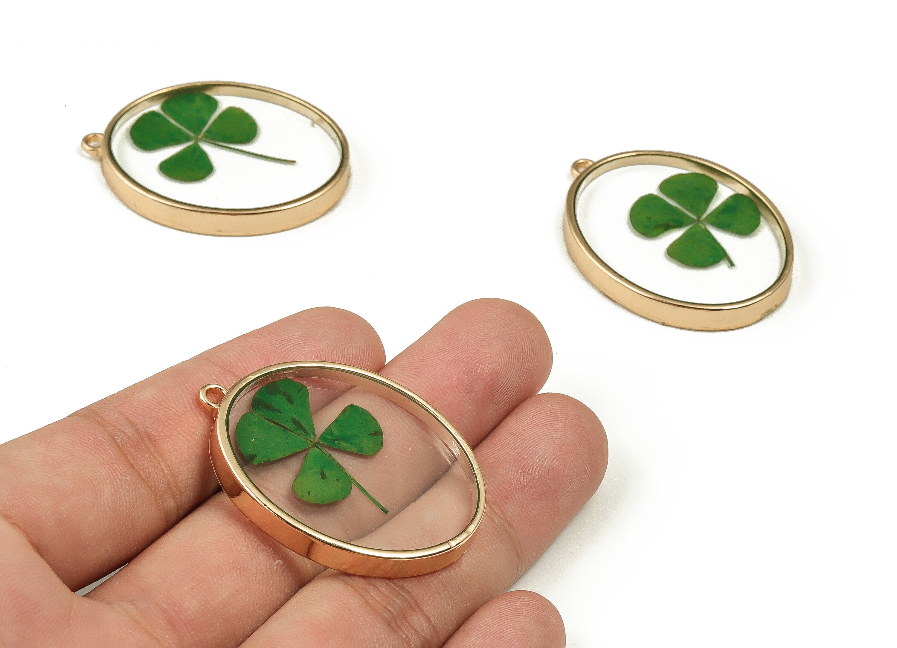 Epoxy Resin Oval Real Flower Earring Charms - Epoxy Resin 4Clover Pendant - Gold Tone Plated Alloy - 41.33x30.11x4.4mm - ZZ1858 - DOMEDBAZAAR