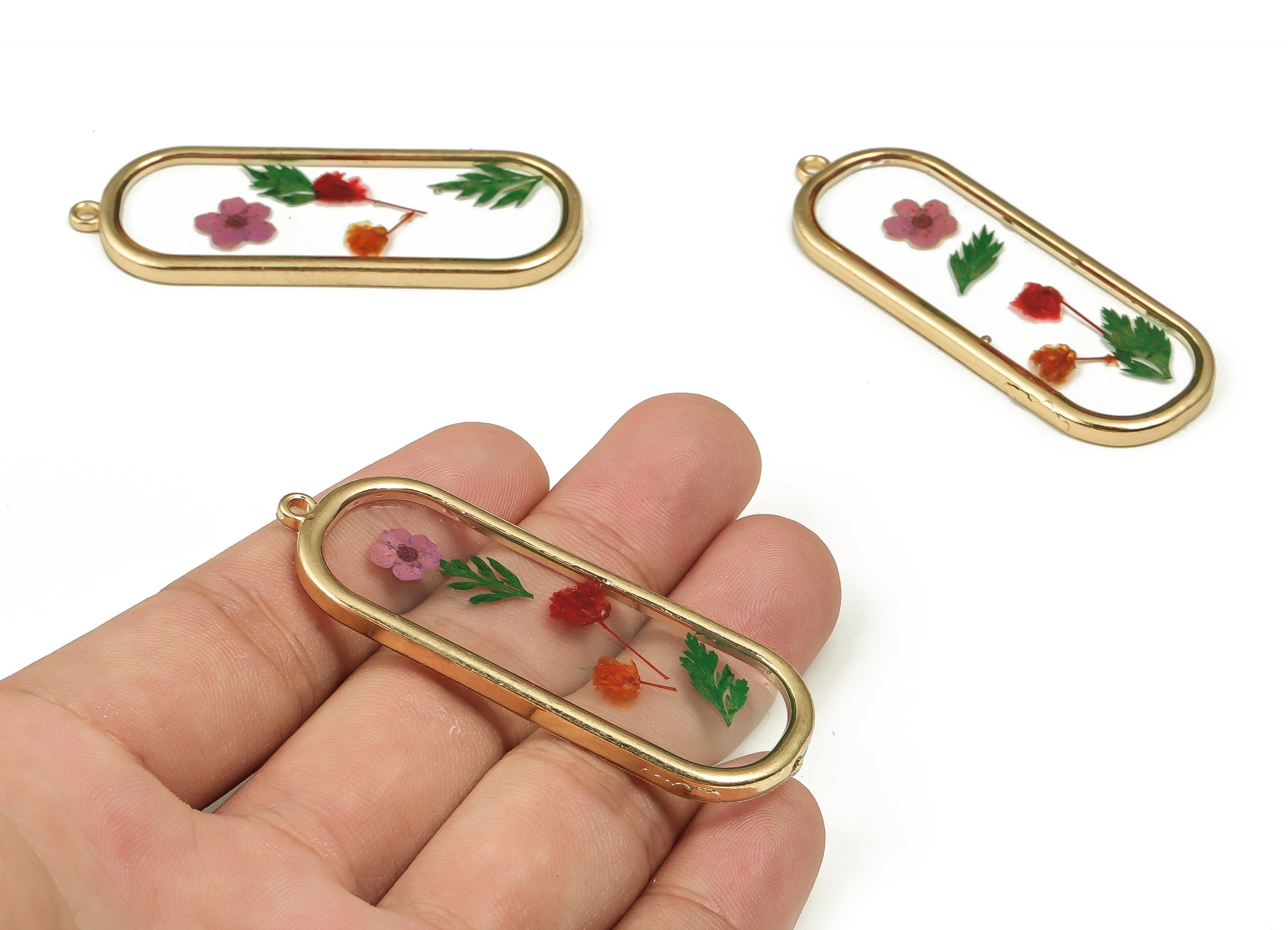 Epoxy Resin Oval Real Flower Charms - Barcissu&Babysbreath - Back Pout Leaf Pendant - Gold Tone Plated Alloy - 60.16x21.92x2.91mm - ZZ1847 - DOMEDBAZAAR