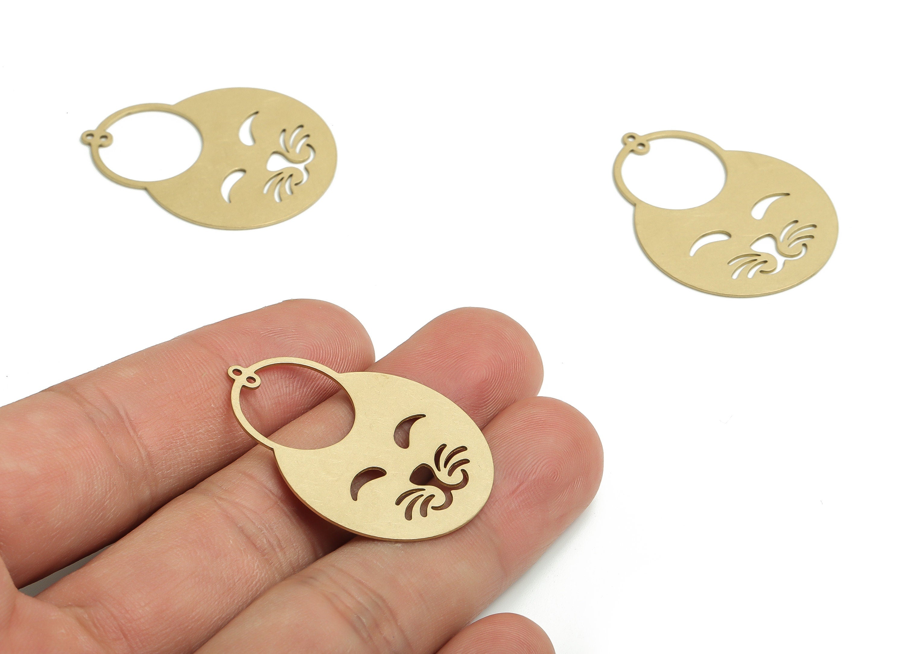 Brass Round Cat Face Earring Charms - Raw Brass Cat Circle Pendant - DIY Jewelry Supplies - 36.29x27.89x0.6mm - PP4800 - DOMEDBAZAAR