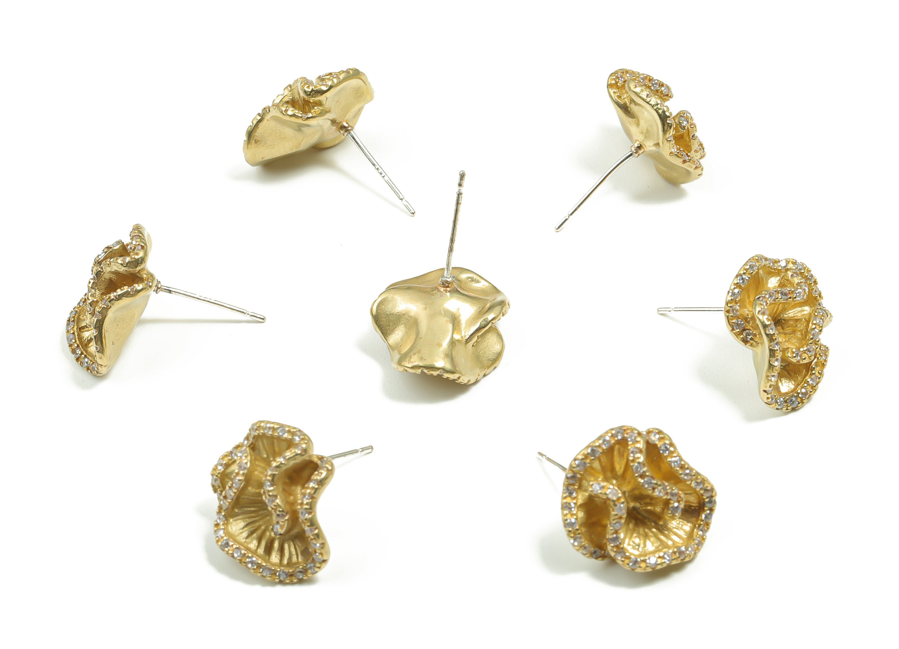 Brass Flower Earring Stud With Zircons - Raw Brass Flower Earring Post - Brass Stud - Jewelry Making Supplies - 15.71x14.17x6.44mm - PP4903 - DOMEDBAZAAR