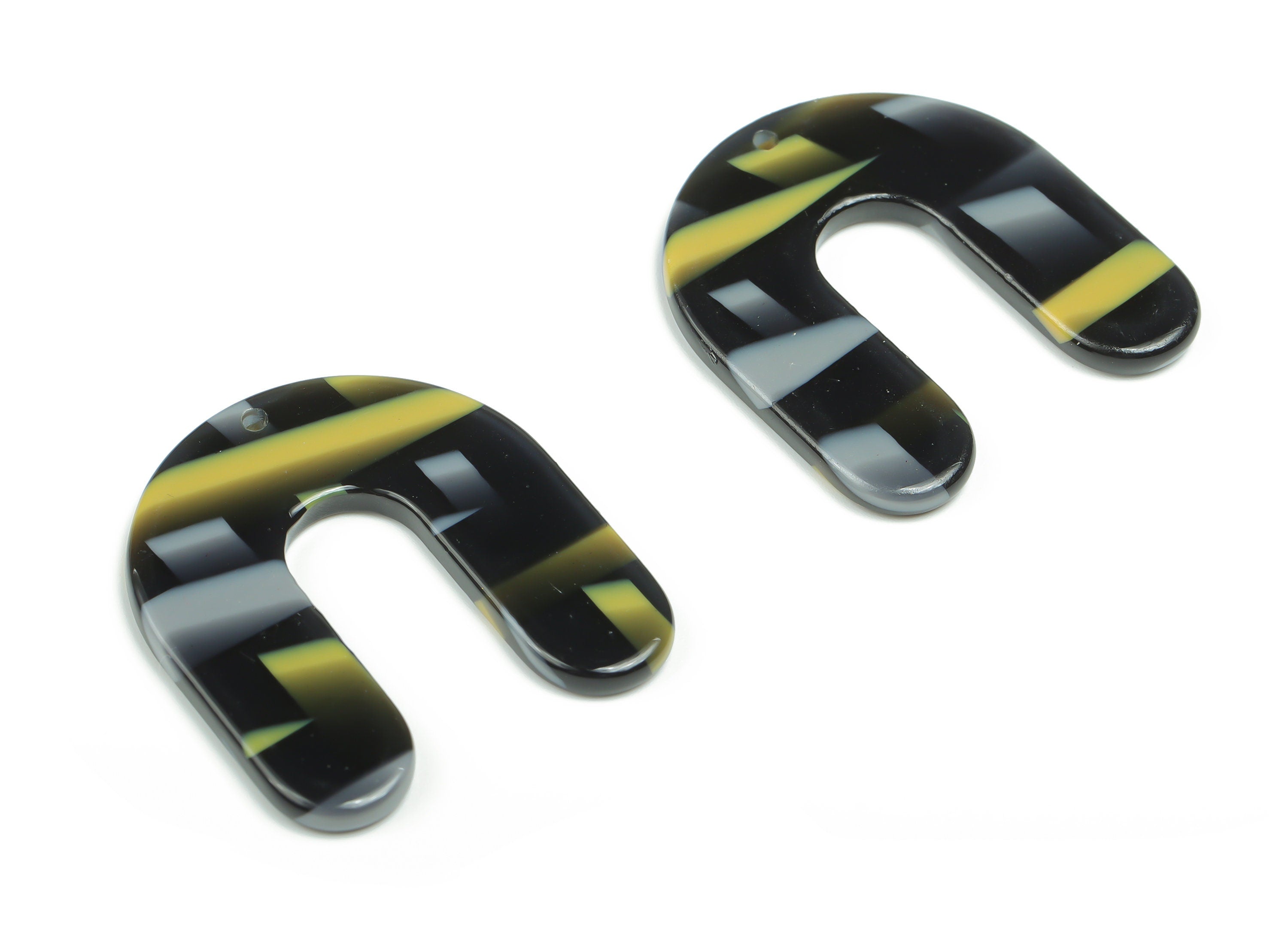 Acetate U Earring Charms - Acetate Horse Hoe Pendant - Jewelry Making Supplies - 31.17x27.81x2.52mm - AC2363B - DOMEDBAZAAR