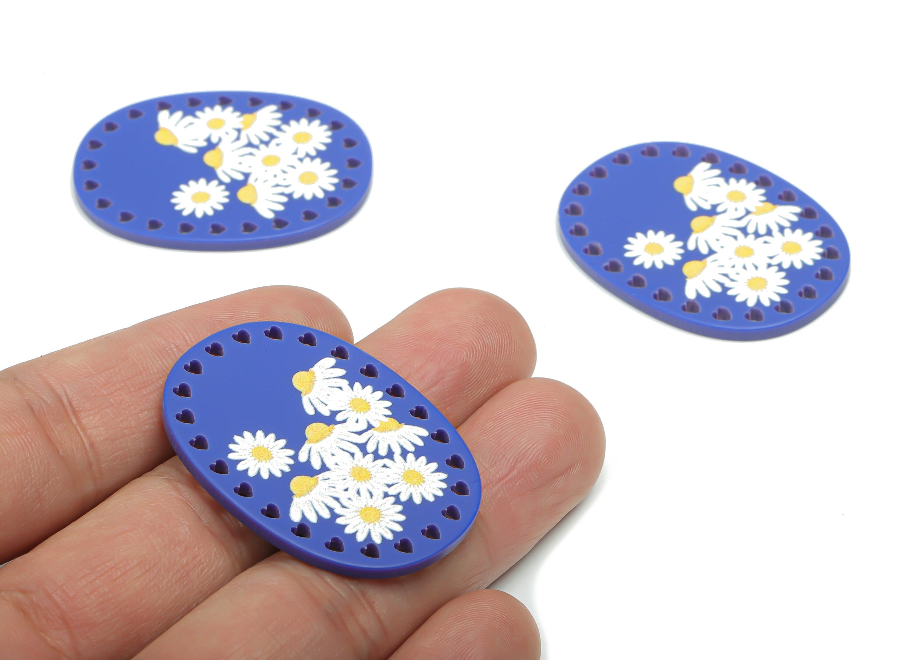 Acrylic Oval Flower Heart Earring Connector – Acrylic Chrysanthemum Charms and Pendant - Daisy Charm - 39.55x30.2x2.2mm - AC2435 - DOMEDBAZAAR