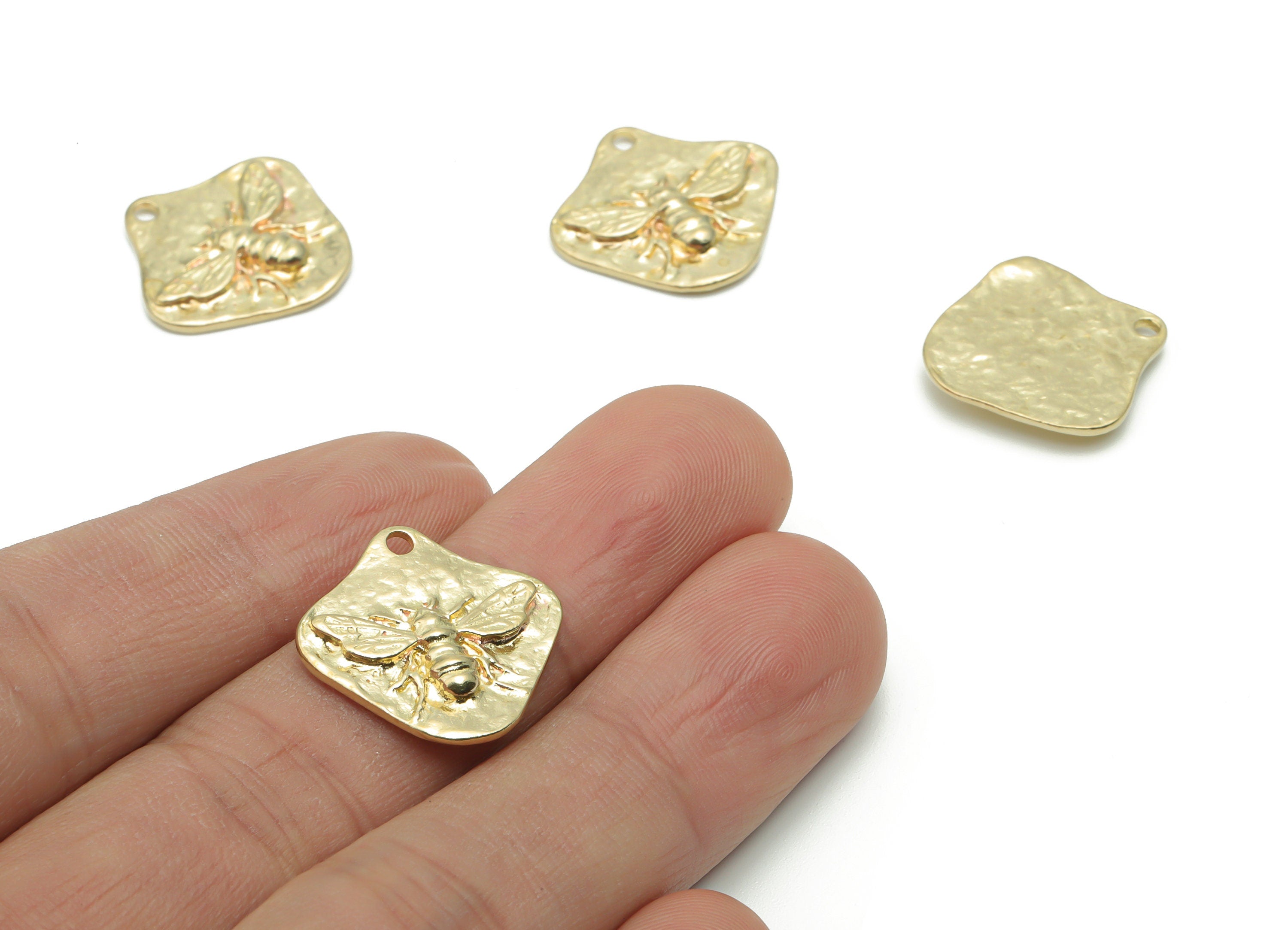 Brass Hammered Square Bee Earring Charms - Raw Brass Square Bee Pendant - Jewelry Making Supplies - 19.88x19.66x2.75mm - PP5053 - DOMEDBAZAAR