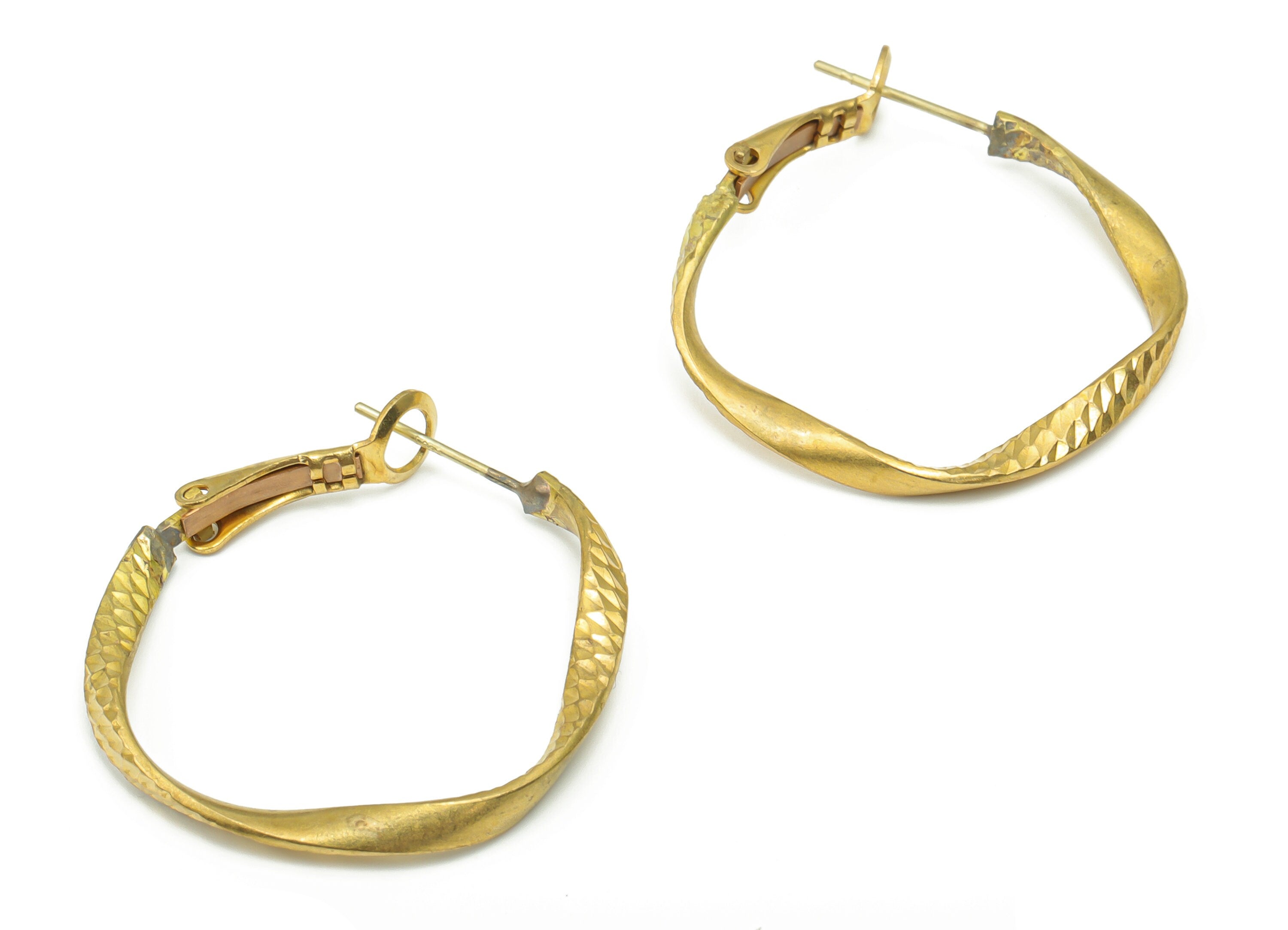 Brass Twisted Hook Clasp - Raw Brass Hammered Round Clap - 316 Surgical Stainless Steel Stud - Jewelry Supplies - 29.9x28.7x2.8mm- PP5204-30 - DOMEDBAZAAR