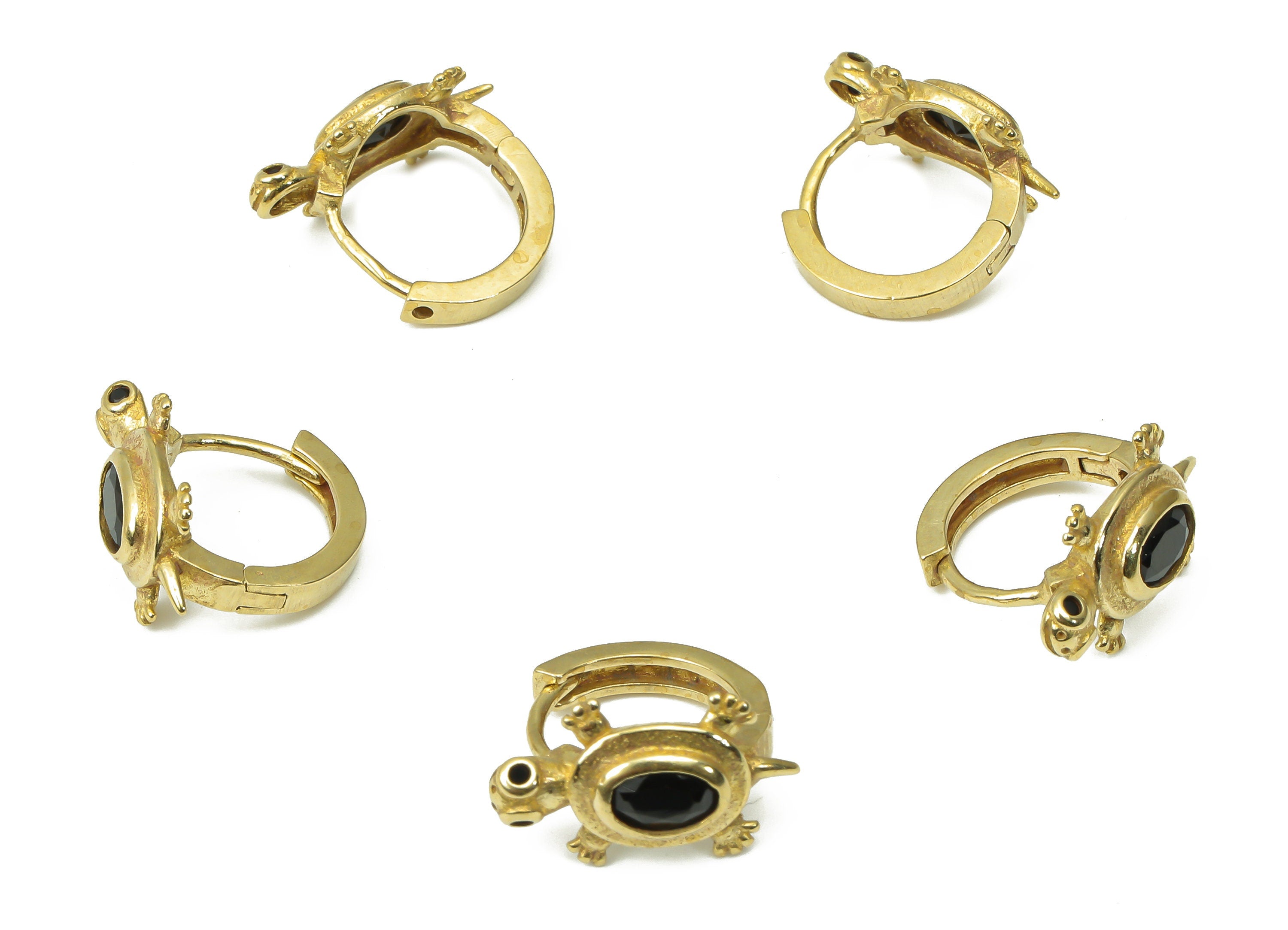 Brass Round Turtle Hoop Leverback - Dainty Turtle Circle Huggies with Open Ring - Zircon Small Hoop Earrings - 16.67x14.47x2.73mm - PP7363 - DOMEDBAZAAR