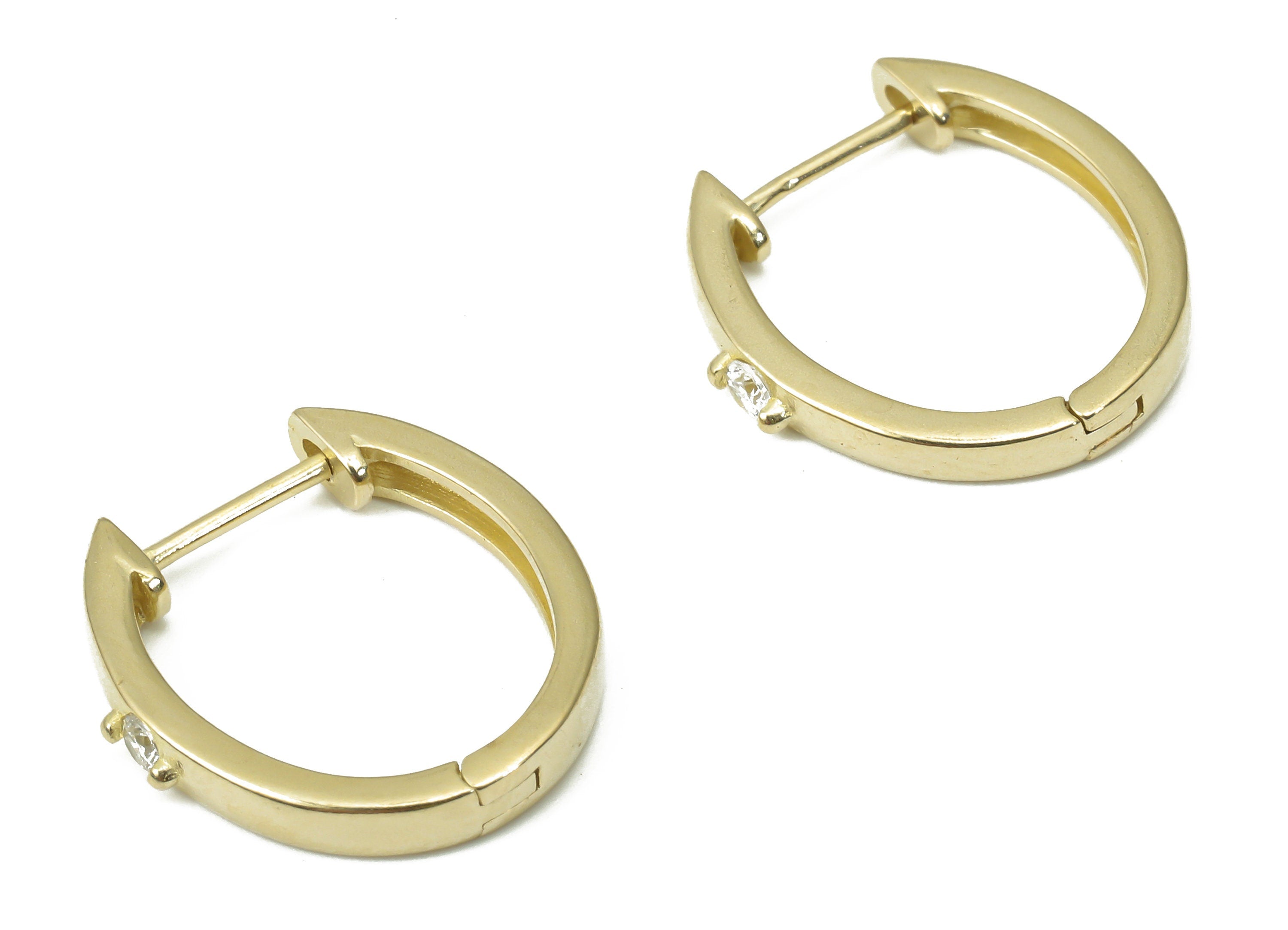 Brass Oval Hoop Earring – Dainty Oval Huggie with Open Ring – Zircon Small Hoop Earrings – Earring Supplies - 17.64x16.66x1.66mm - PP7366 - DOMEDBAZAAR