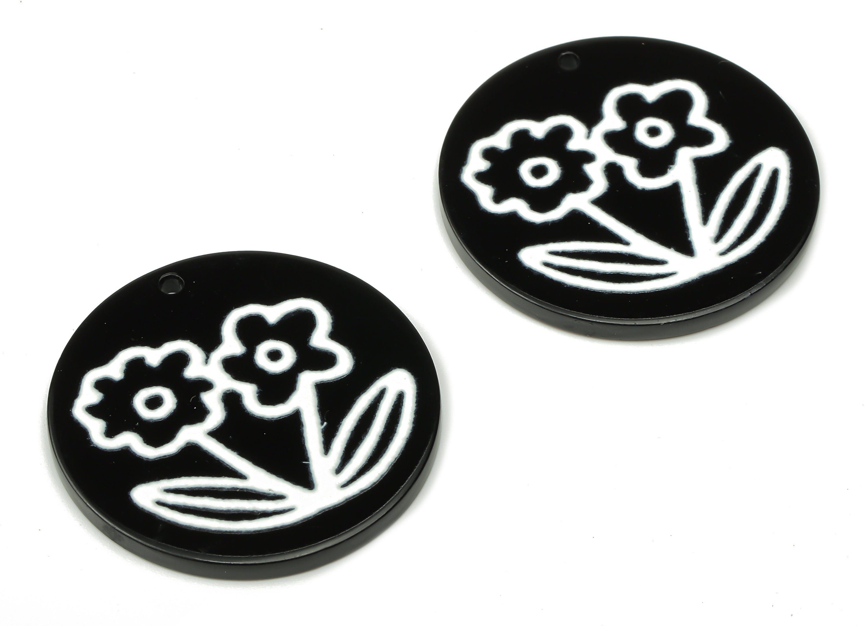 Acrylic Round Flower Earring Charm - Black and White Circle Pendant Charm - Jewelry Findings - Jewelry Supplies - 29.1×29.1×2.5mm - AC2517C - DOMEDBAZAAR