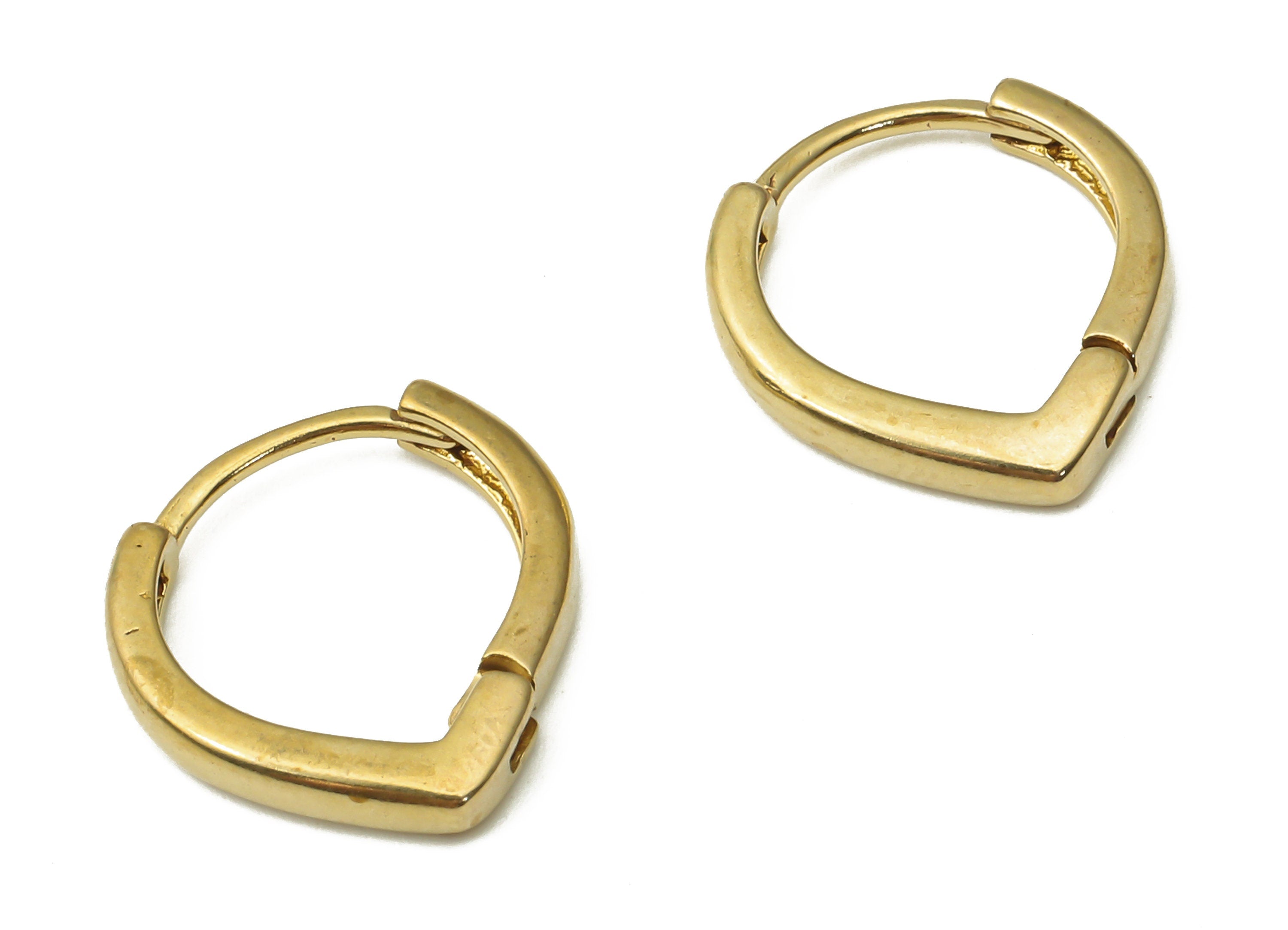 Raw Brass Heart Hoop Earring - Gorgeous Vintage Heart Earrings - Brass Huggie Hoop Earring - Geometric Earring - 14.7x14.16x1.74mm - PP7579 - DOMEDBAZAAR