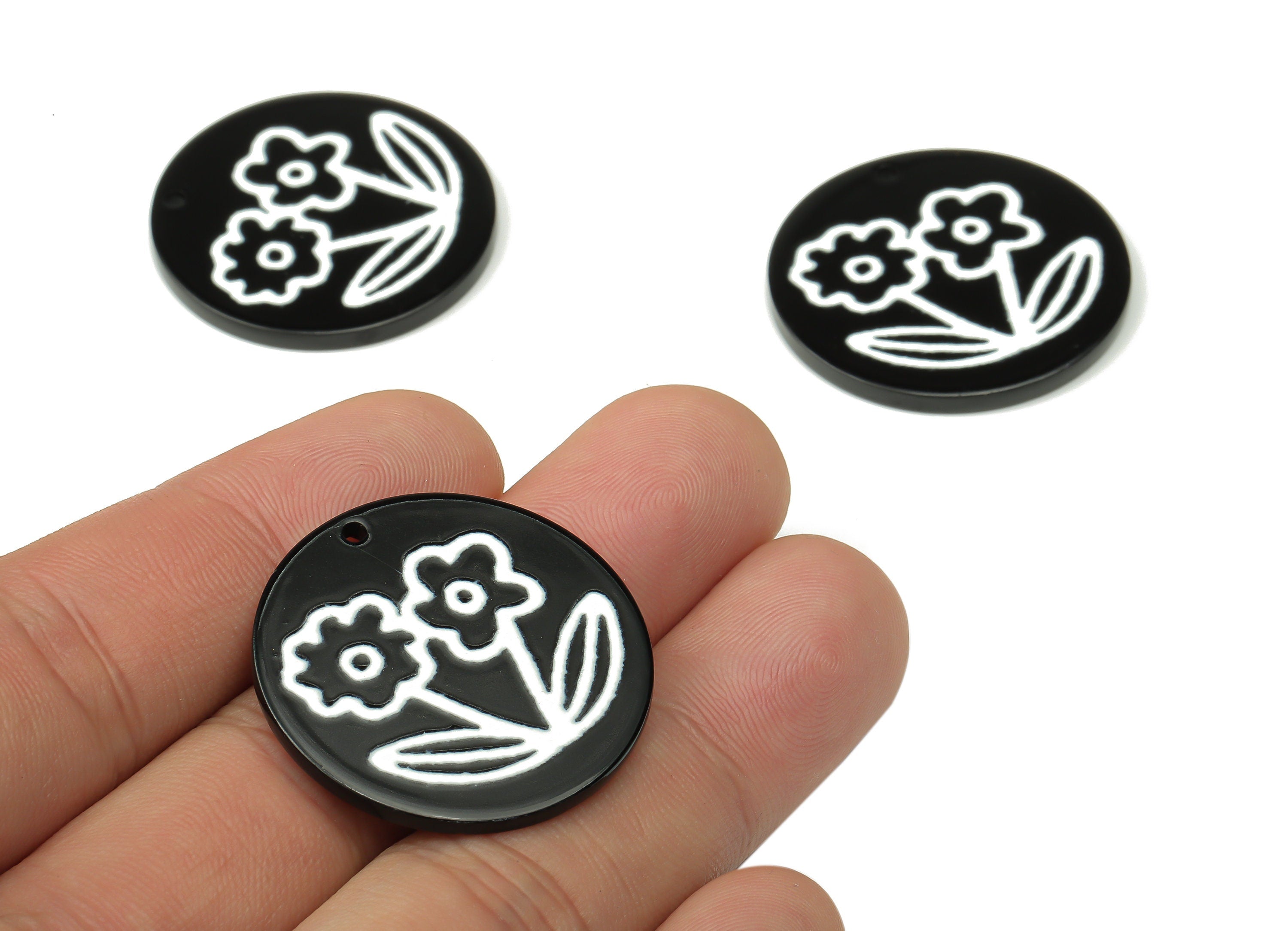 Acrylic Round Flower Earring Charm - Black and White Circle Pendant Charm - Jewelry Findings - Jewelry Supplies - 29.1×29.1×2.5mm - AC2517C - DOMEDBAZAAR