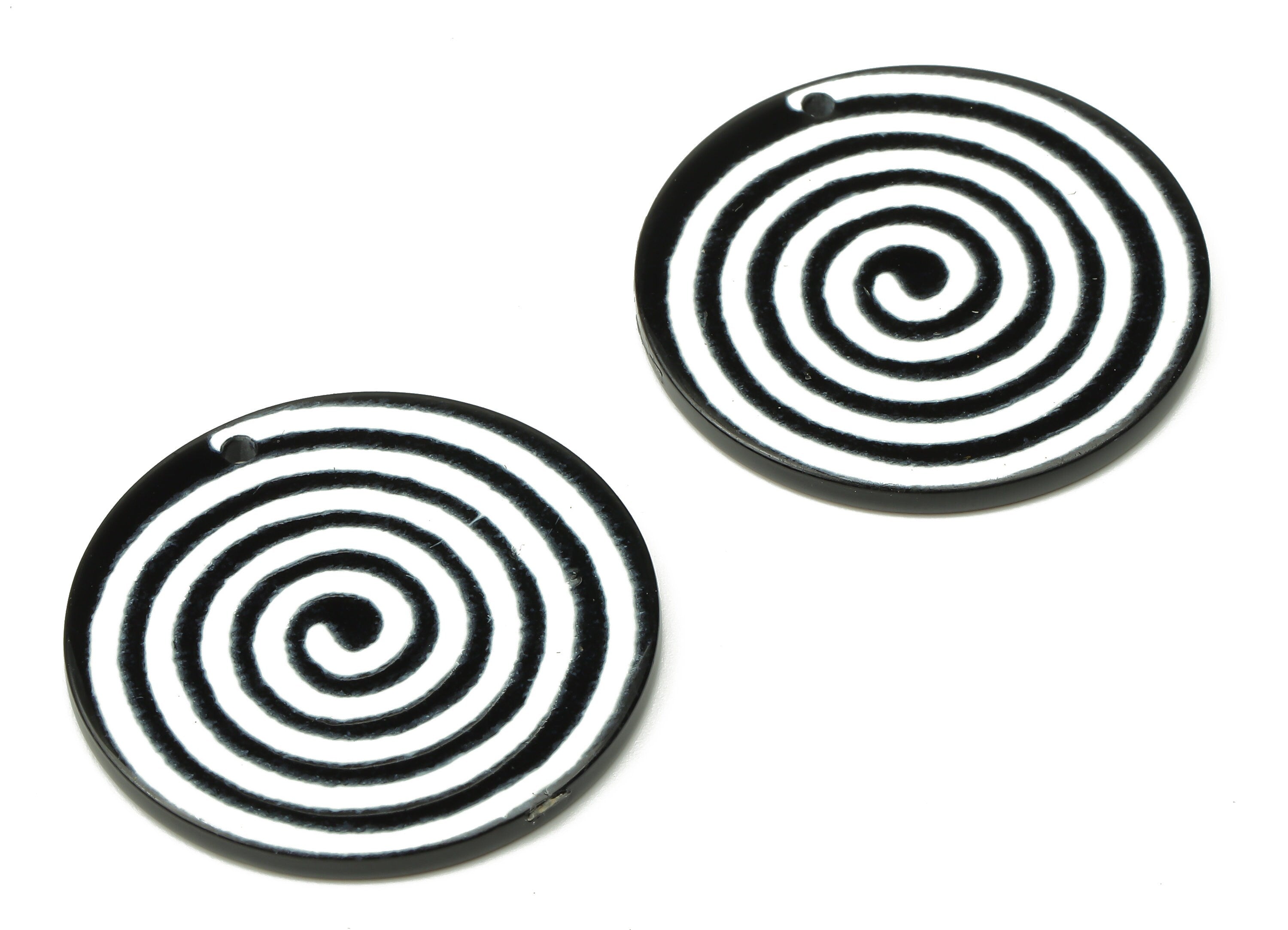 Acrylic Round Spiral Earrings Charm -Circle Black and White Swirl Pendant Charms - Jewelry Making Supplies - 29.1×29.1×2.5mm - AC2517G - DOMEDBAZAAR
