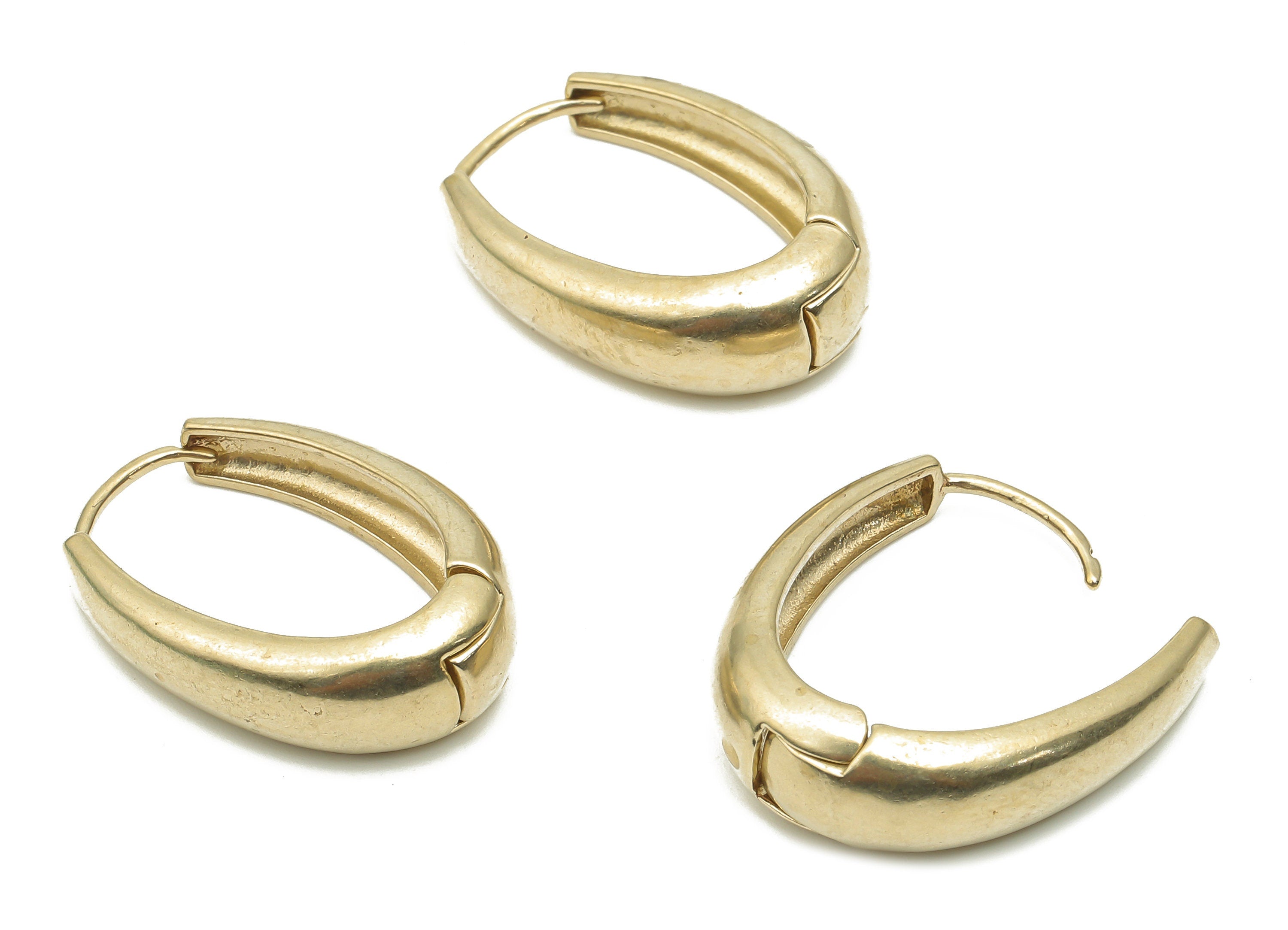 Brass Ellipse Huggie Hoops Earrings - Raw Brass Huggie Hoops Earrings - Brass Hoop Earrings - Brass Hoops - 24.03x17.53x3.5mm - PP7595 - DOMEDBAZAAR