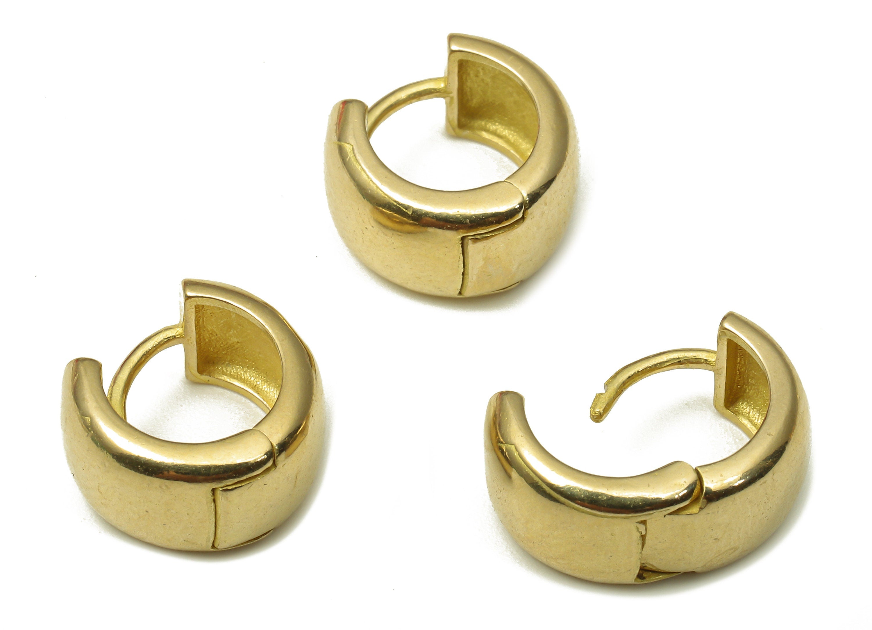 Brass Round Earring Clasp - Raw Brass Circle Huggie Earring - Wide Huggie Hoop Earring - Thick Hoop Earring - 11.66x10.7x2.1mm - PP7929 - DOMEDBAZAAR