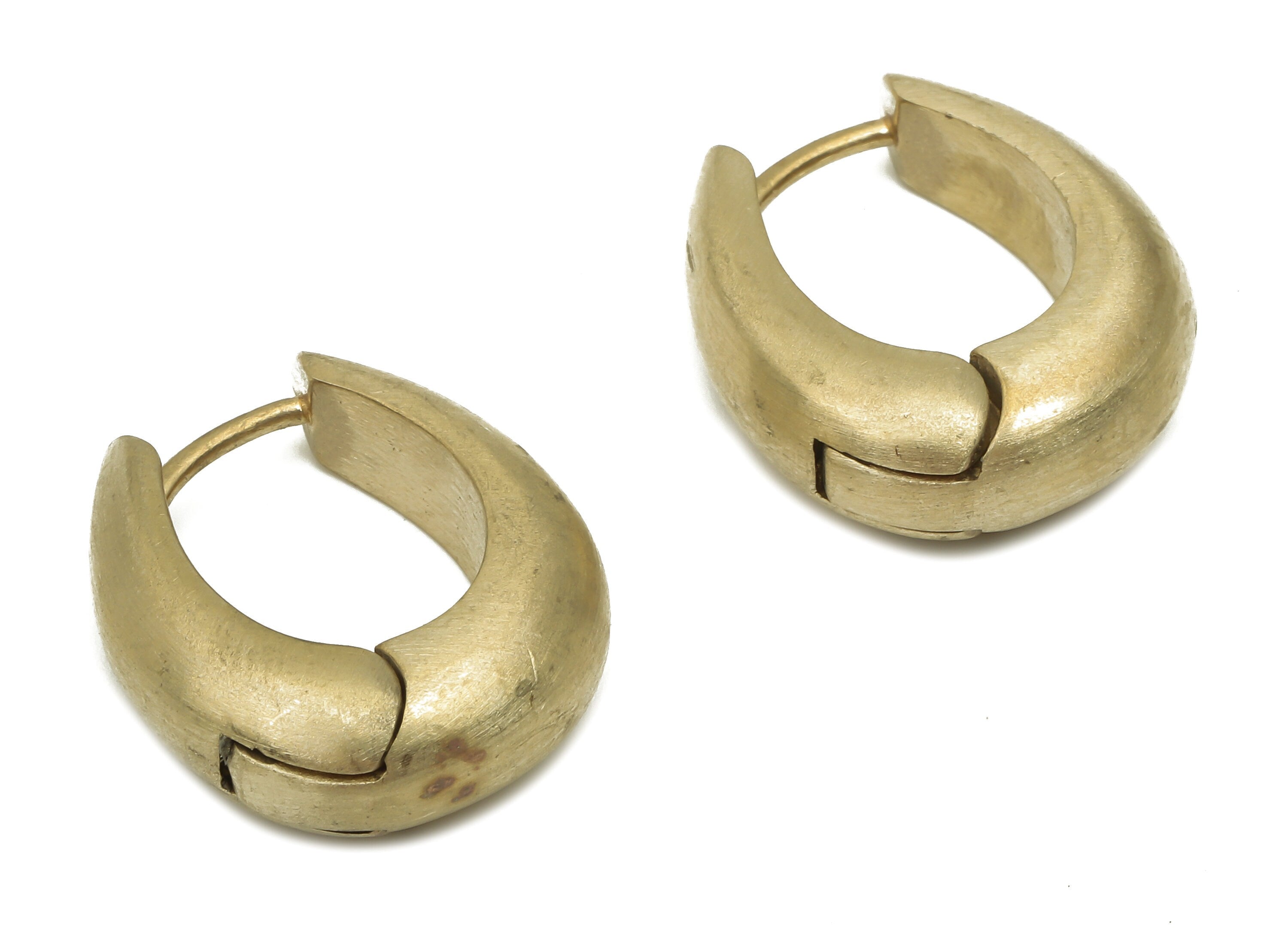 Brass Oval Huggie Hoop Earring - Raw Brass Minimalist Hoop Earrings - Earring Findings - Thick Clasp - 21.26x18.45x4.7mm - PP7861 - DOMEDBAZAAR