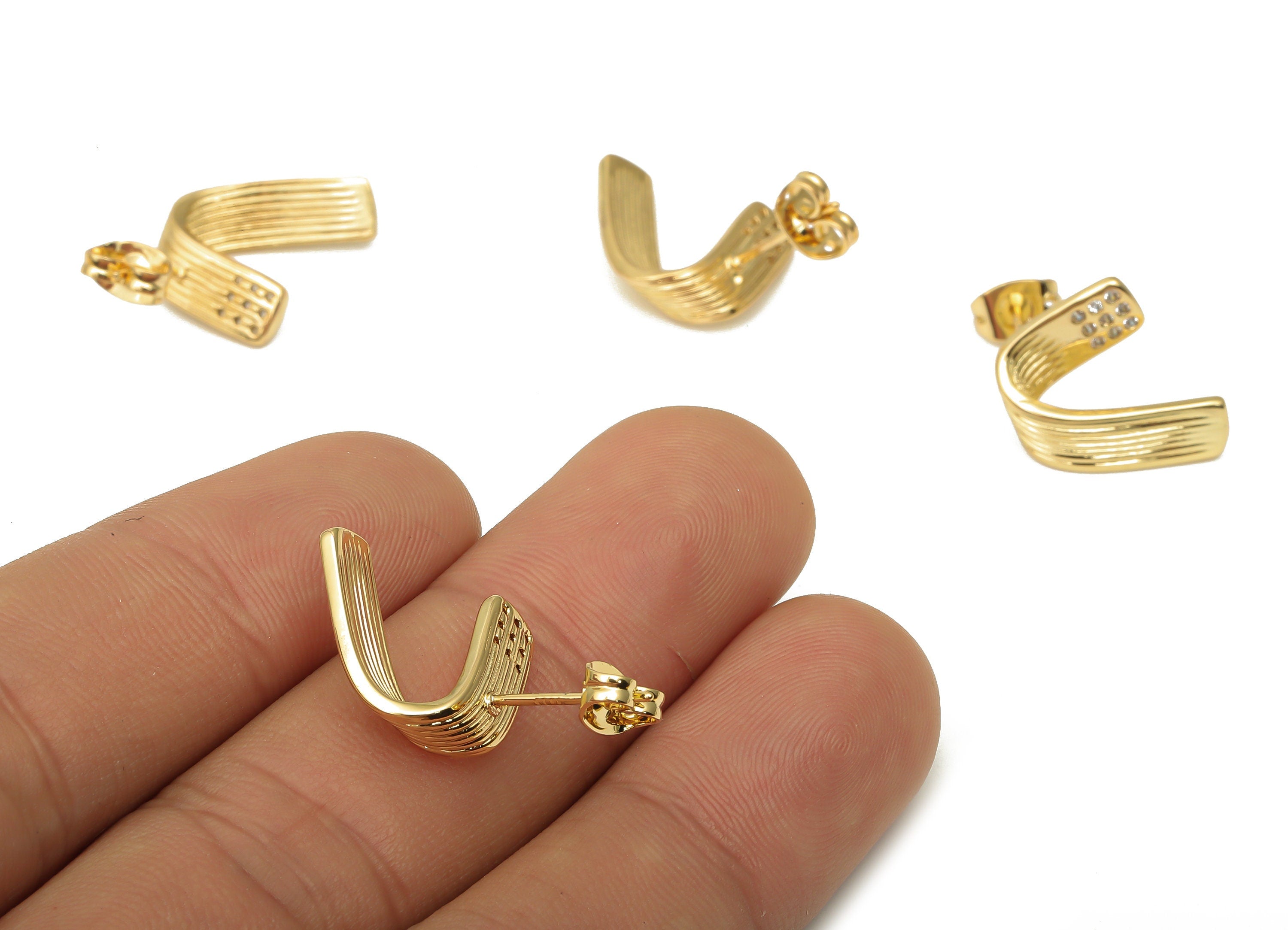 Brass Earring Stud With Zircons - Brass Thick Curved Earrings - 925 Silver Stud - 18K Real Gold Plated Brass - 16.57x15.6x1.5mm - RGP5130 - DOMEDBAZAAR