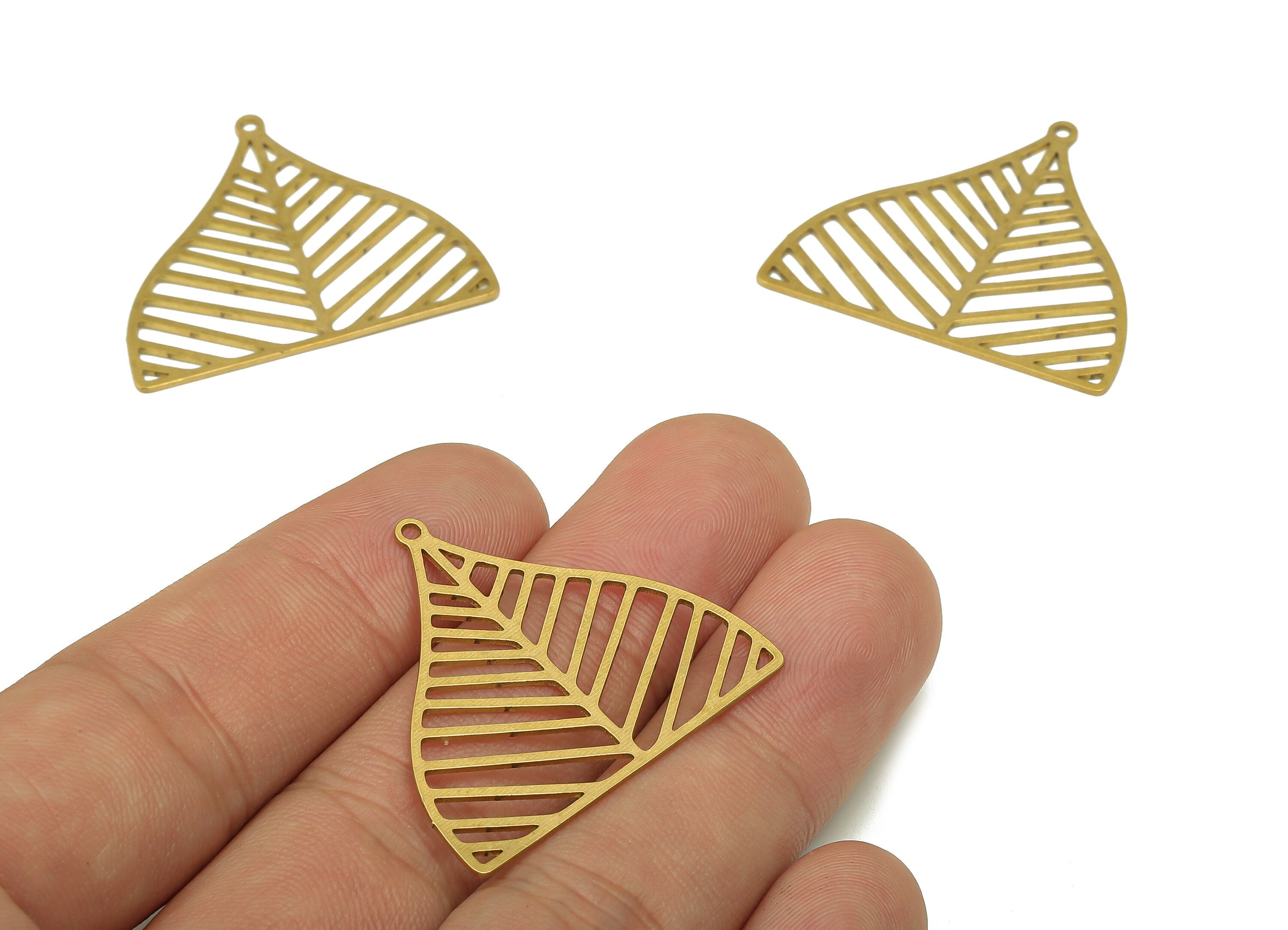 Brass Domed Leaf Earring Charms - Raw Brass Domed Pendant With Loop - For Necklace - Nervure Earring Charm - 33.65x29.74x0.64mm - PPA5307 - DOMEDBAZAAR