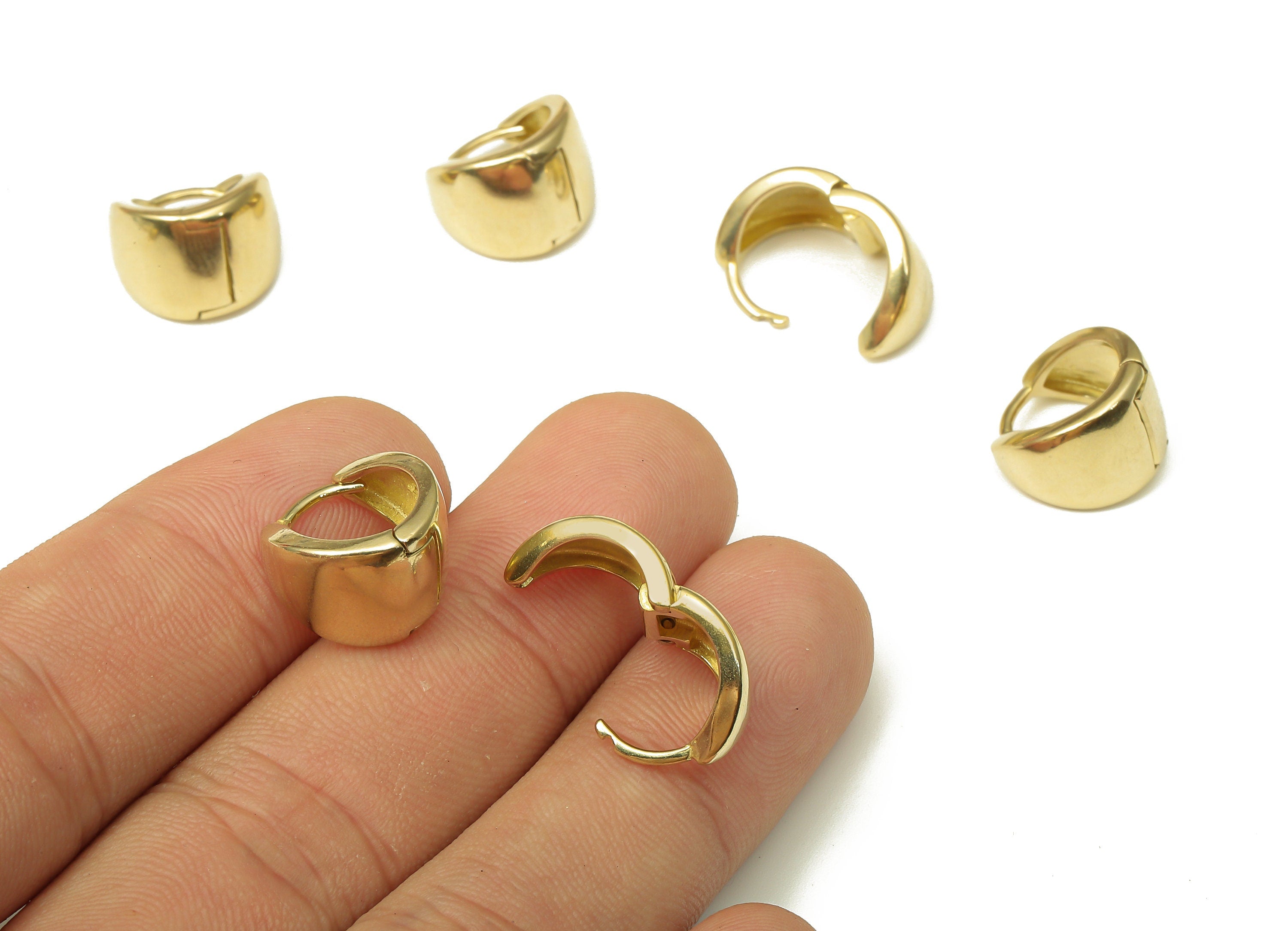 Brass Round Earring Clasp - Raw Brass Circle Huggie Earring - Wide Huggie Hoop Earring - Thick Hoop Earring - 14.07x9.88x2.12mm - PP7921 - DOMEDBAZAAR