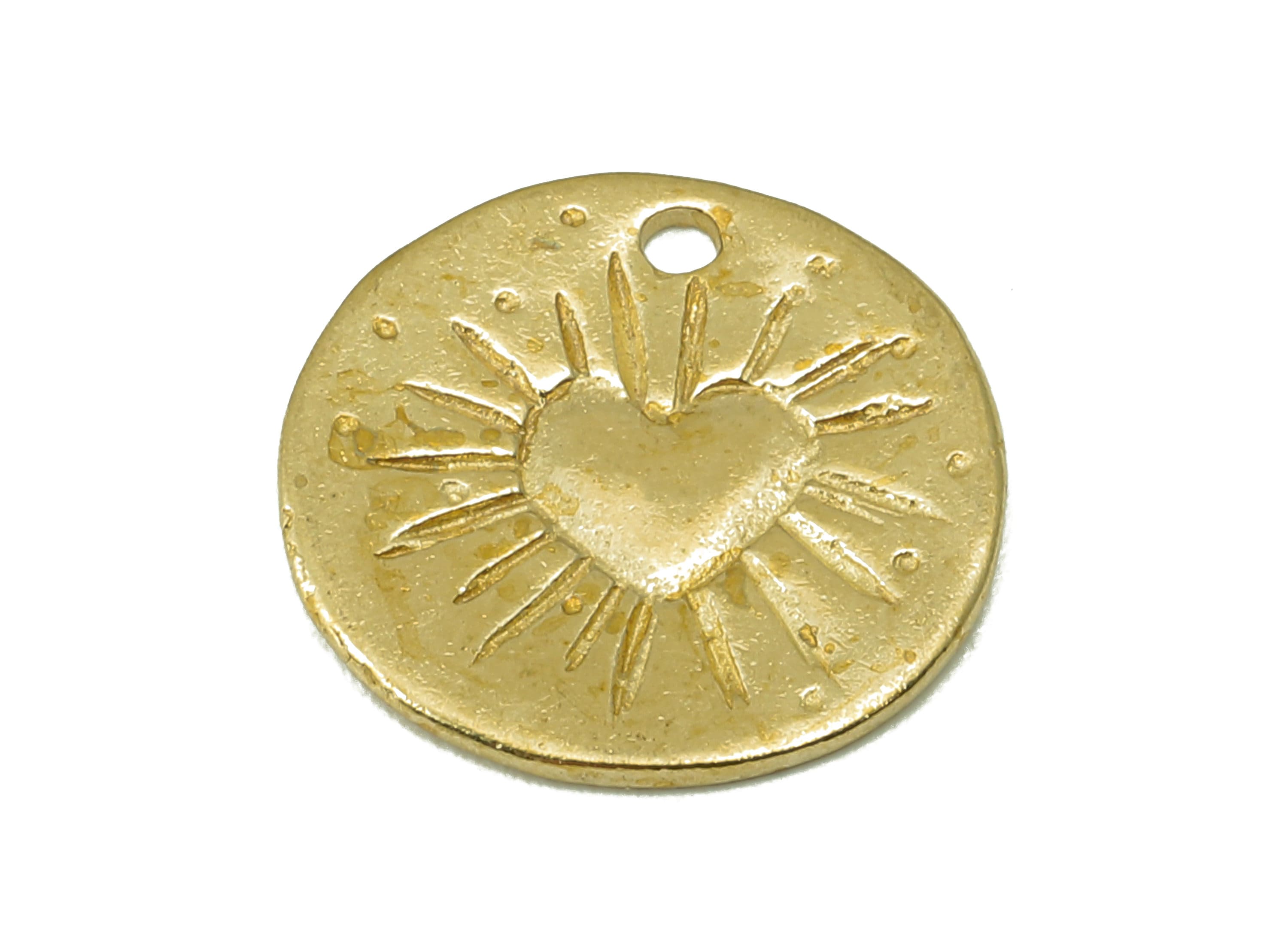 Raw Brass Round Earring-Pendant With Carved Peach Heart Pattern-Necklace Eardrop Connector Jewelry Making Supplies-13.15x13.15x0.74mm-PP8382 - DOMEDBAZAAR