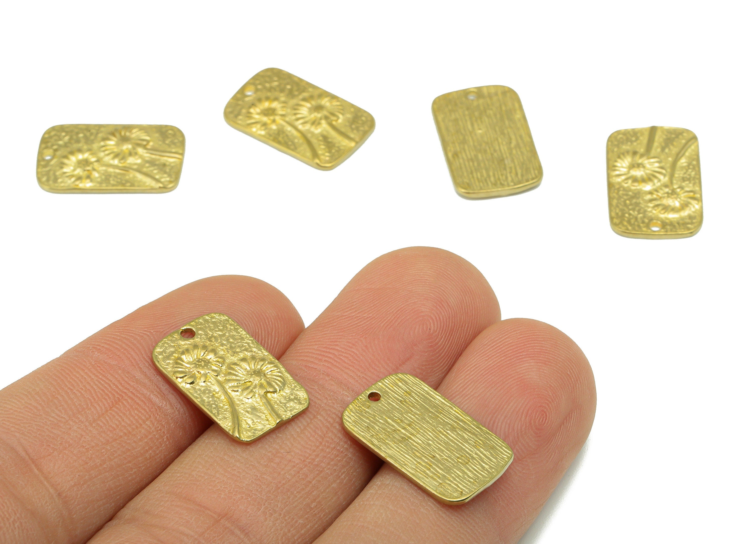 Brass Rectangle Pendant -Hammered Brass Flower Charms - Daisy Flower - Jewelry Supplies -17 x 11x 1.24mm-PP8465 - DOMEDBAZAAR