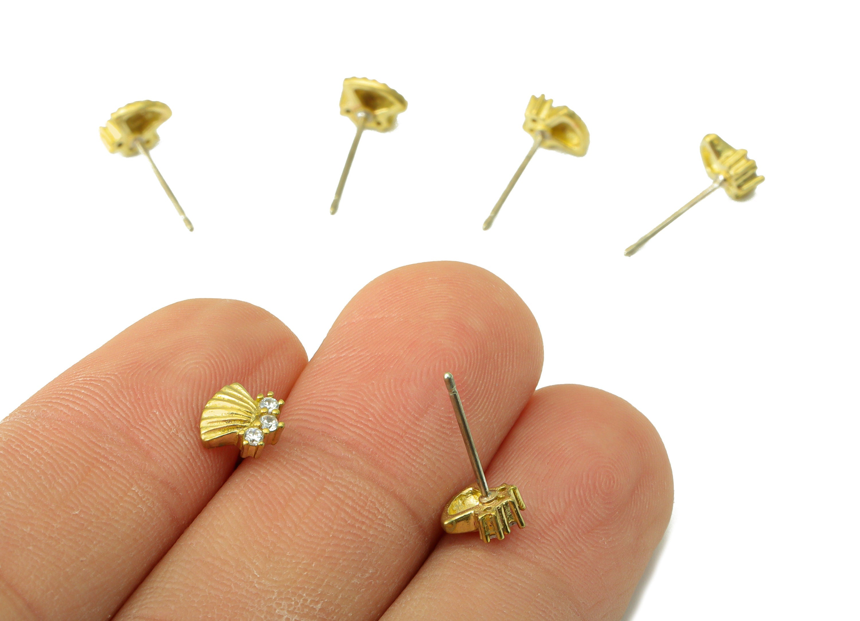 Mussel Shell Brass Earring - Raw Brass Seashell Stud Earring - Cubic Zircon Earring Stud - Jewelry Supplies - 6.79x6.22x2.96mm-PP8426 - DOMEDBAZAAR