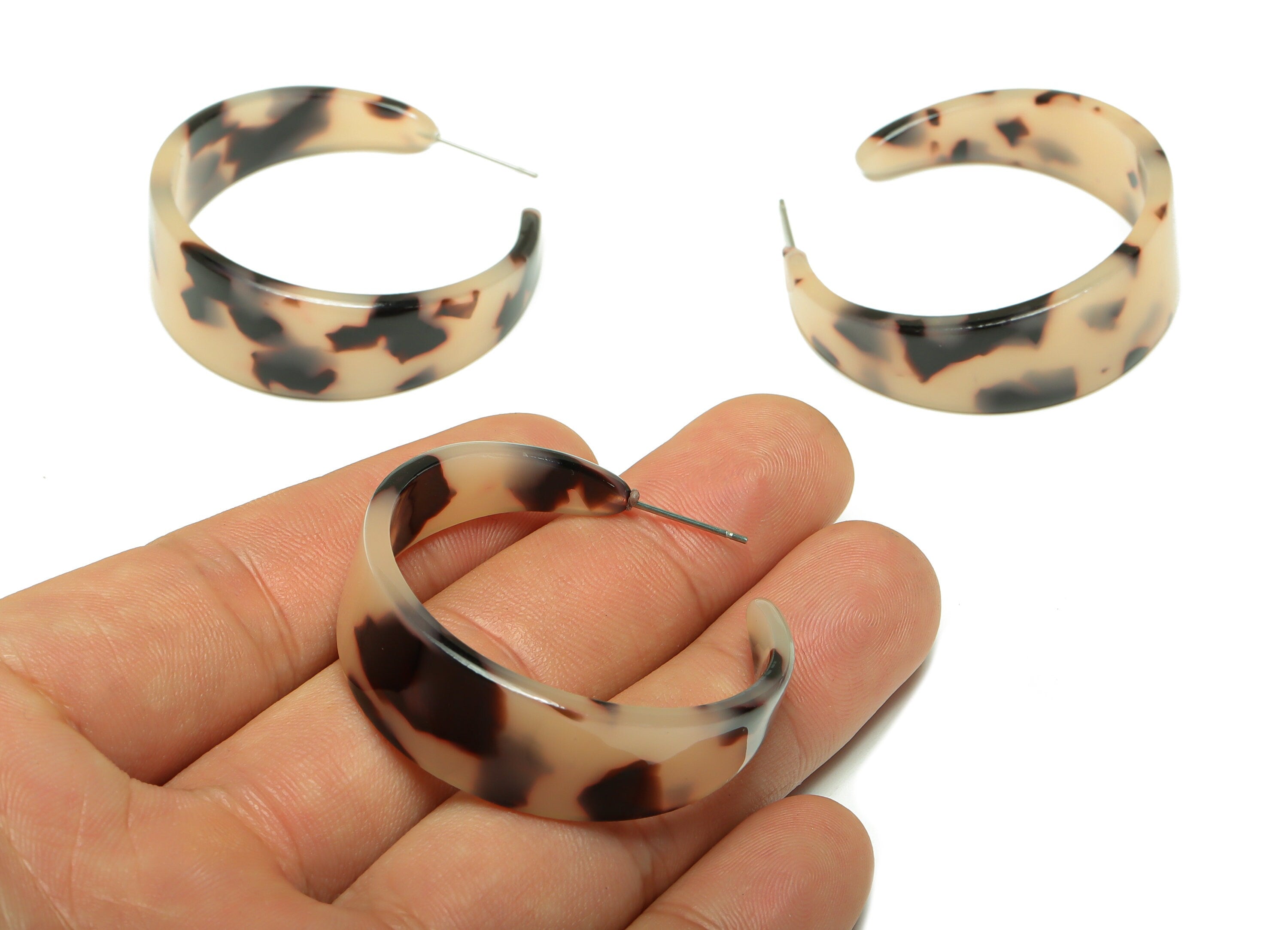 Acetate Hoop Earrings Stud -Acetate Wide Open Hoop Earring - Blonde Tortoise Shell Earrings - Color Code:07- 43x43x3mm - AC2616-A07 - DOMEDBAZAAR