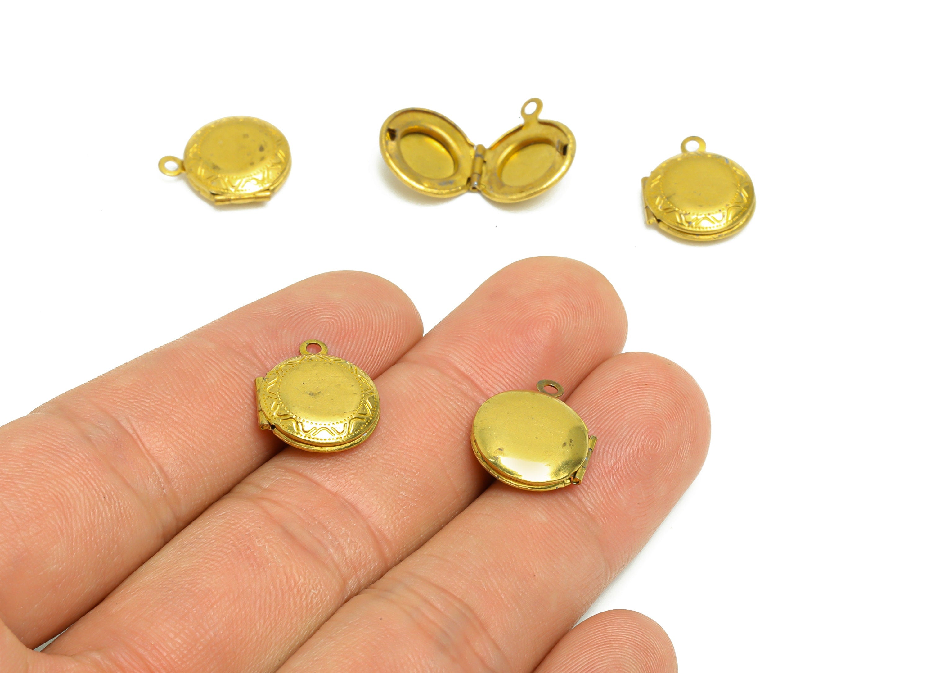 Brass Round Locket Charm - Raw Brass Antique Vintage - Circle Locket Charms - Round Locket For Engraved- 15.75x13.6x4mm - PP8922 - DOMEDBAZAAR