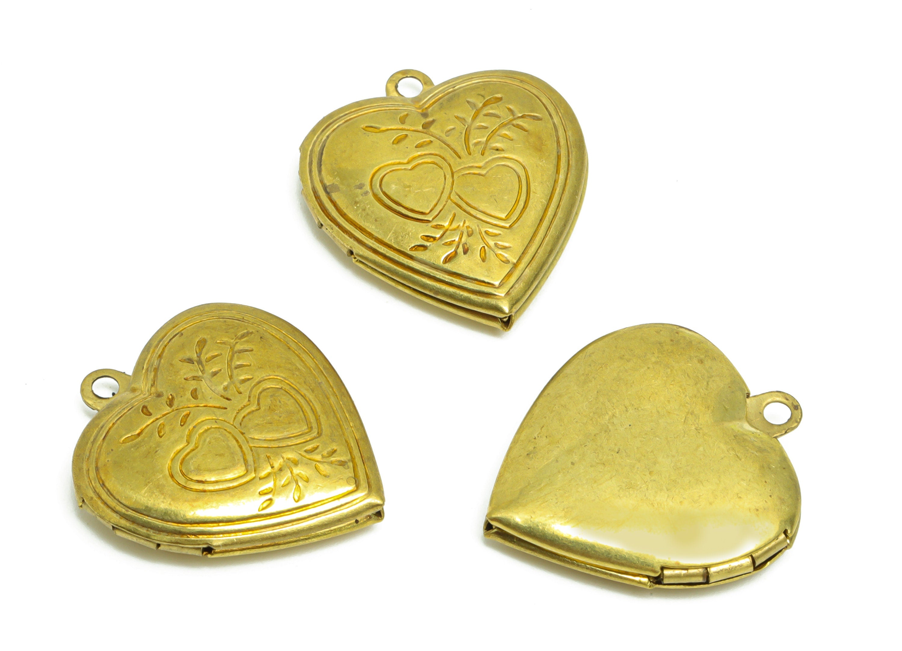 Brass Heart Locket Charm - Raw Brass Engraved- Antique Vintage - Antique Looking Locket - Vintage Looking Locket- 23x20x5mm - PP8939 - DOMEDBAZAAR