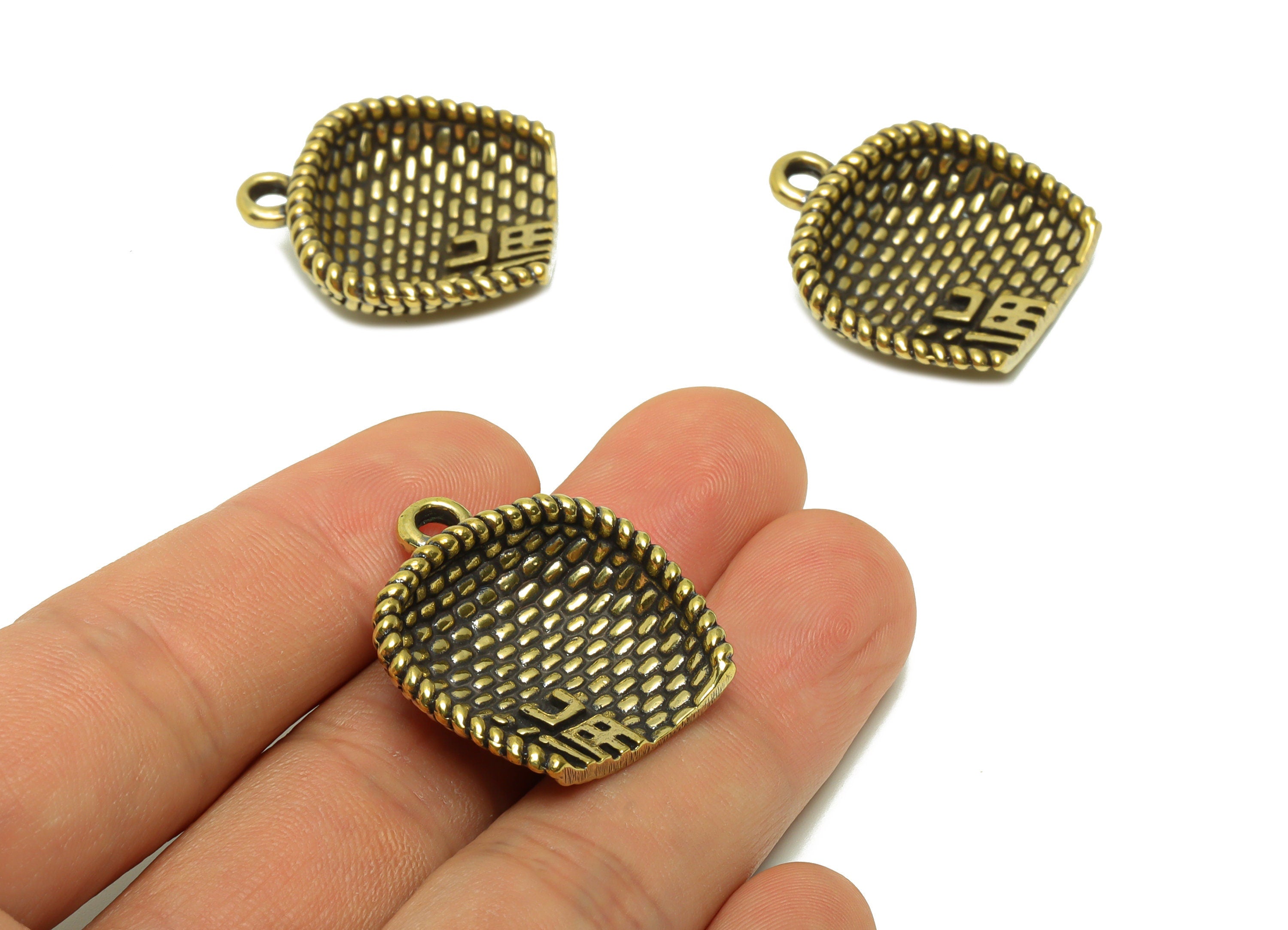 Brass Dustpan Charm - Raw Brass Dustpan Charms - Basket Figure - Antique Looking Pendant - Textured Basket Pendant - 28.42x26.71x7mm-PP8729 - DOMEDBAZAAR