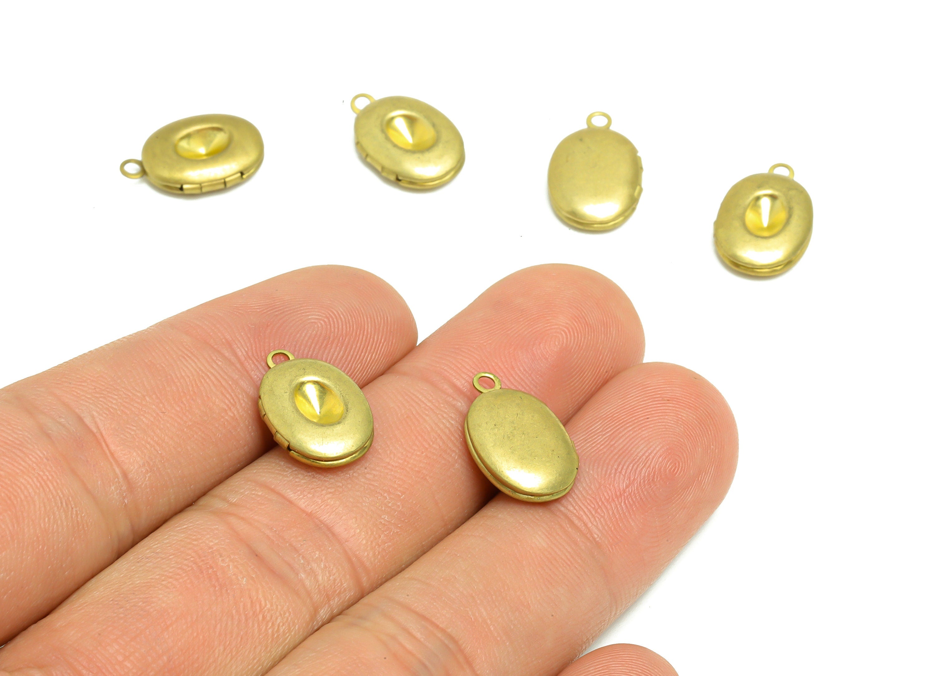 Brass Oval Locket Charm - Raw Brass Oval Locket Charms - Antique Looking Locket - Vintage Looking Locket - 15.35x9.98x3.63mm - PP8943 - DOMEDBAZAAR