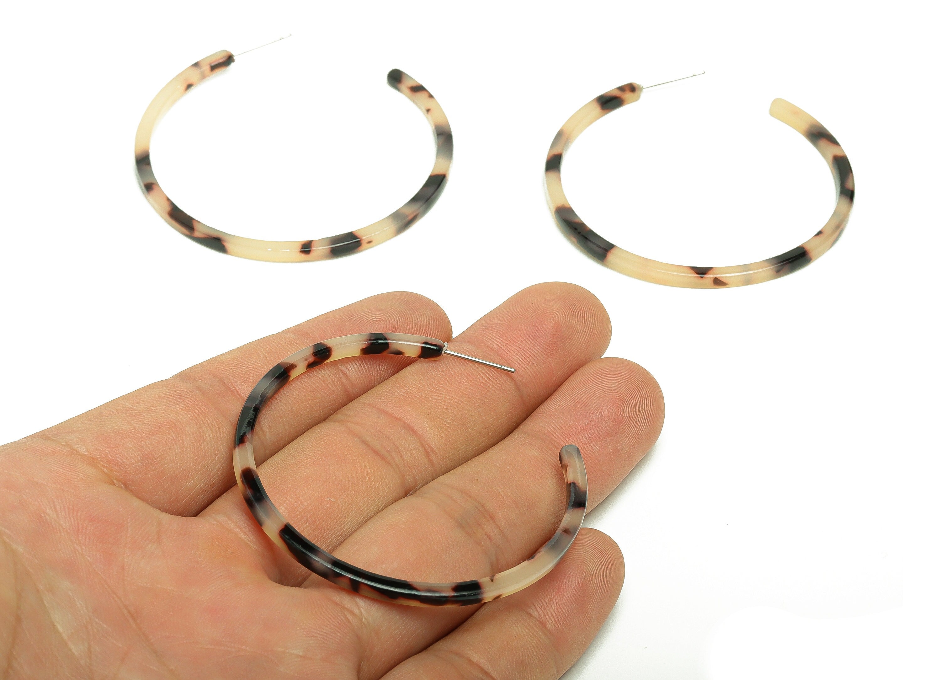 Open Hoop Earrings Stud - Blonde Tortoise Shell Earring- Acetate Round Earring Post - Open Hoop - Color Code: A07 - 52x52x2.5mm - AC2643-A07 - DOMEDBAZAAR