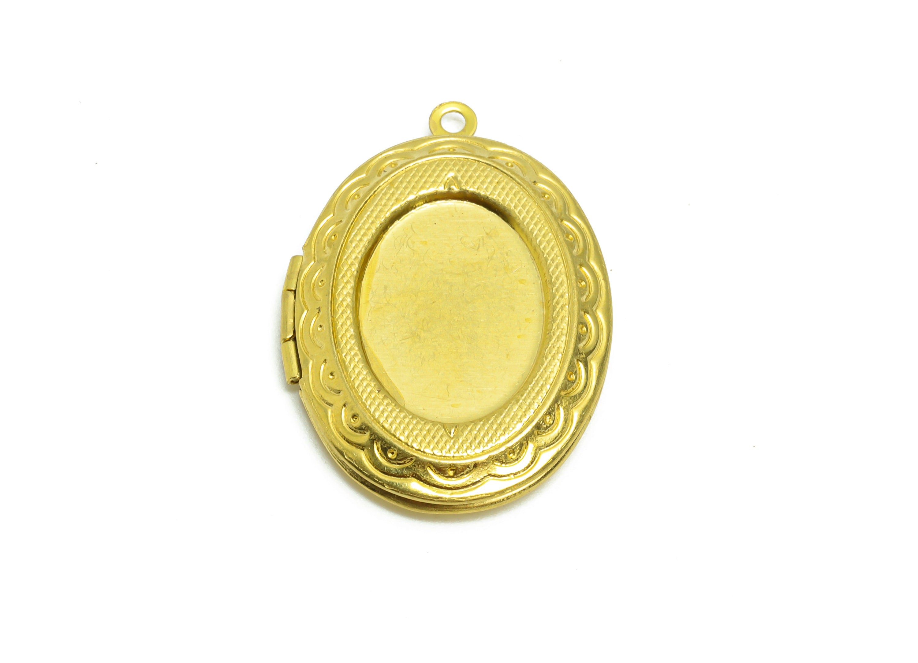 Brass Oval Locket Charm - Raw Brass Antique Vintage - Antique Looking Locket - Engraved Locket - Vintage Looking Locket - 33x23x4mm - PP8932 - DOMEDBAZAAR