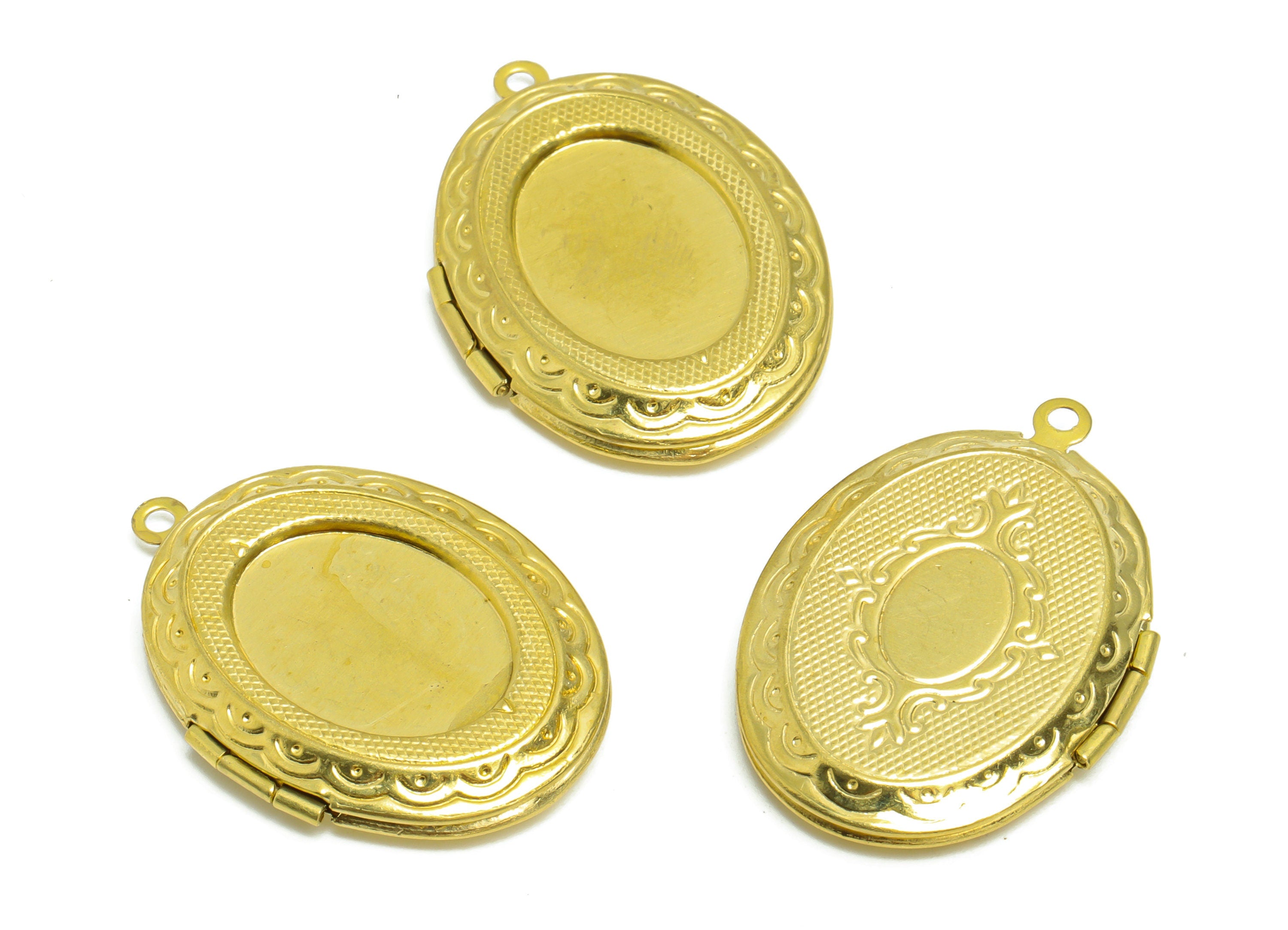 Brass Oval Locket Charm - Raw Brass Antique Vintage - Antique Looking Locket - Engraved Locket - Vintage Looking Locket - 33x23x4mm - PP8932 - DOMEDBAZAAR