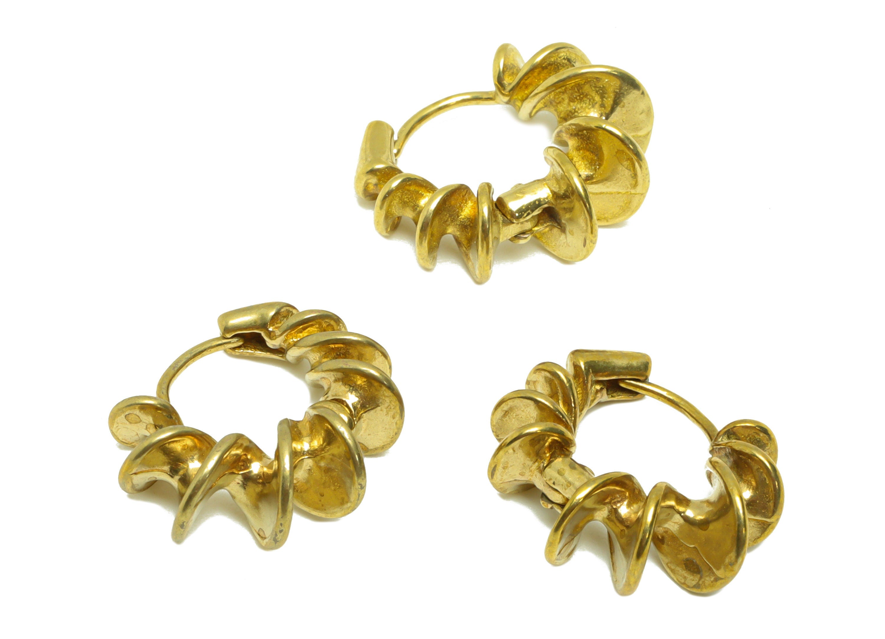 Brass Twisted Hoop Earring - Raw Brass Wavy Huggie Hoop Wire Earring - Brass Clasp Hoop Earring - Brass Hoop Earring - 17x16x0.8mm - PP8670 - DOMEDBAZAAR