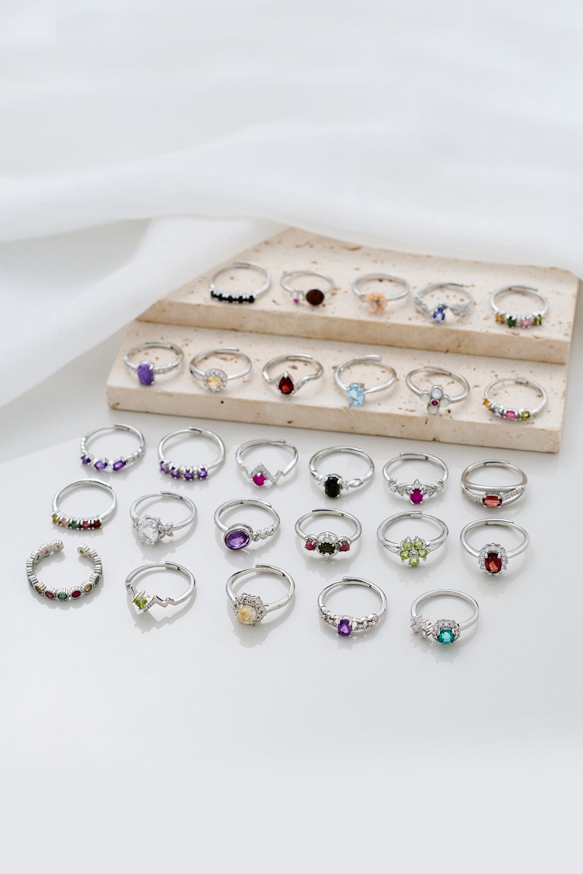 100 Adjustable Gemstone Ring Set & Free Wooden Box - Maximize Your Profit Through Resale!