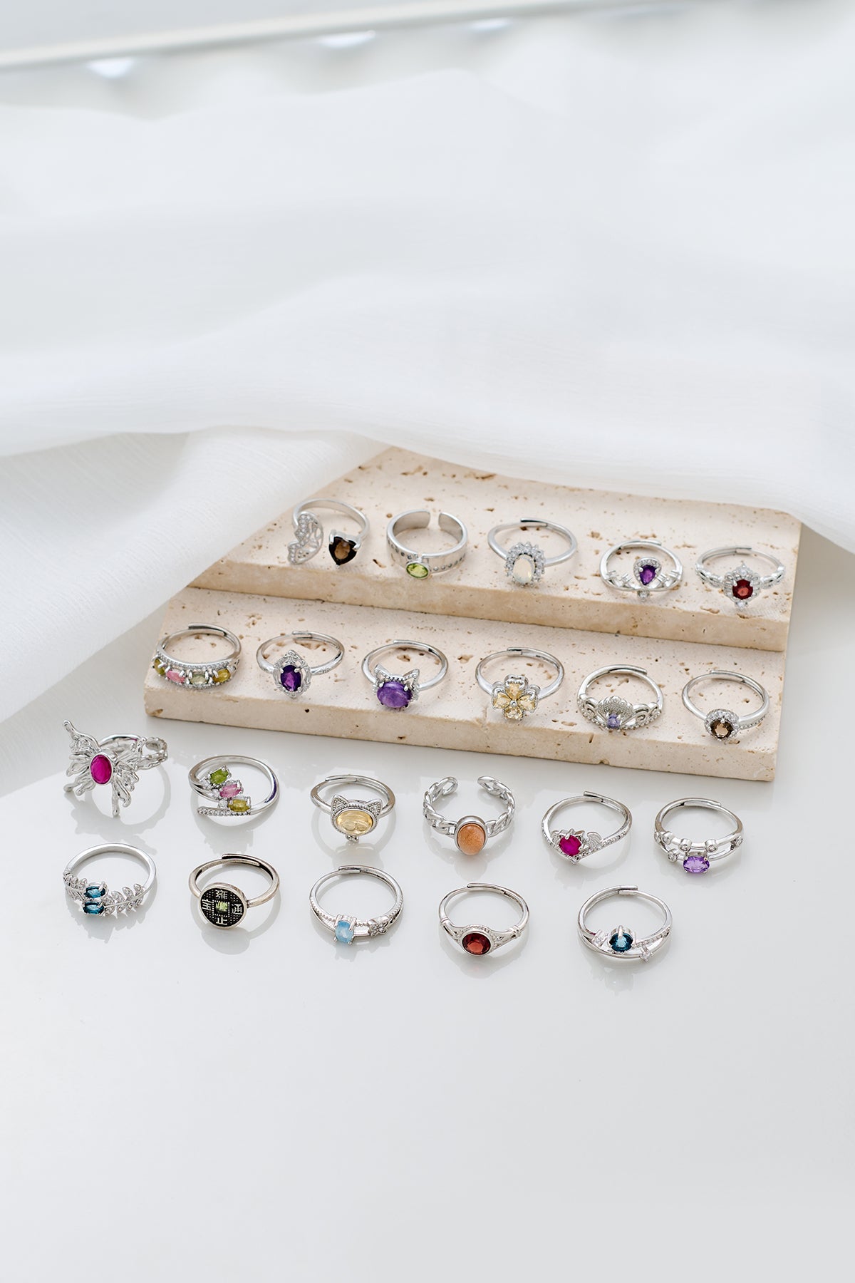 100 Adjustable Gemstone Ring Set & Free Wooden Box - Maximize Your Profit Through Resale!