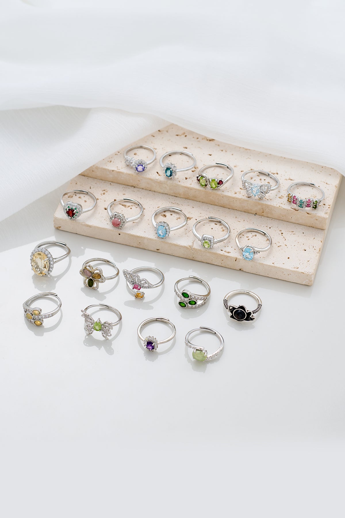 100 Adjustable Gemstone Ring Set & Free Wooden Box - Maximize Your Profit Through Resale!