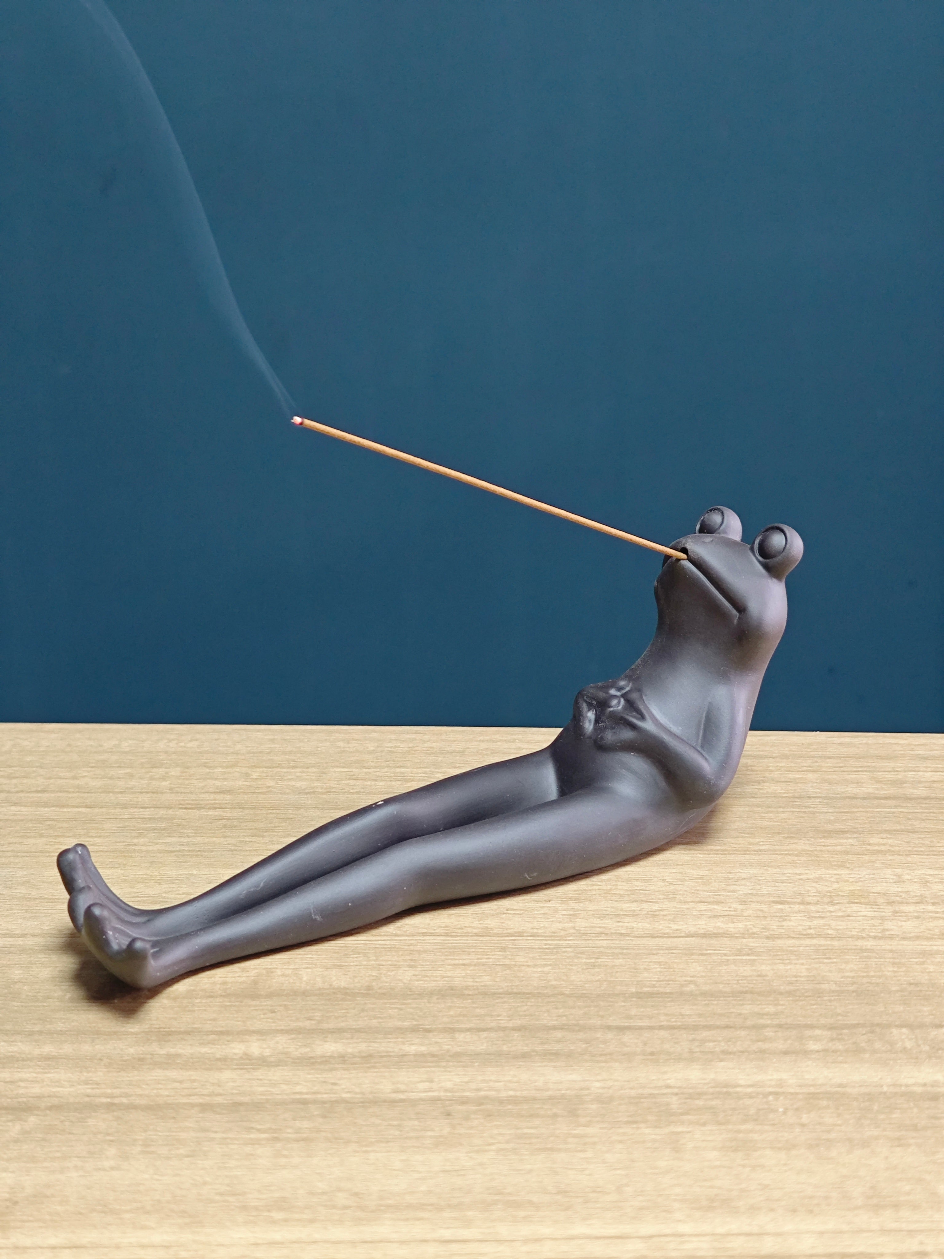 Ceramic Reflux Incense Burner - Decorative Incense Burner Biblo - Relaxing Frog Minimalist Reclined Pose Burner 21.5cm BIB-21 - DOMEDBAZAAR