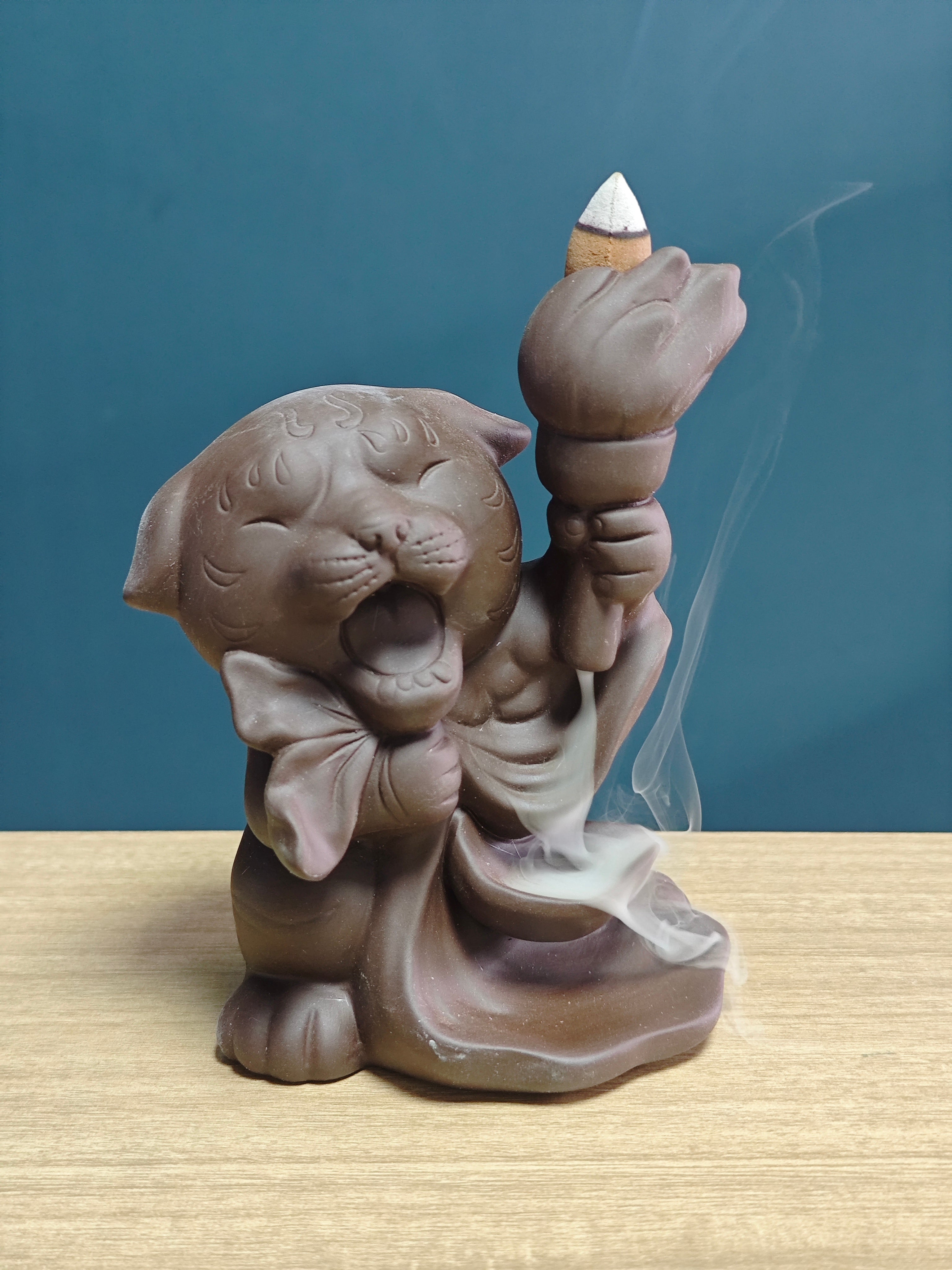 Ceramic Reflux Incense Burner - Decorative Incense Burner Biblo - Adorable Cat Figurine Holding a Torch Burner 15cm BIB-57 - DOMEDBAZAAR