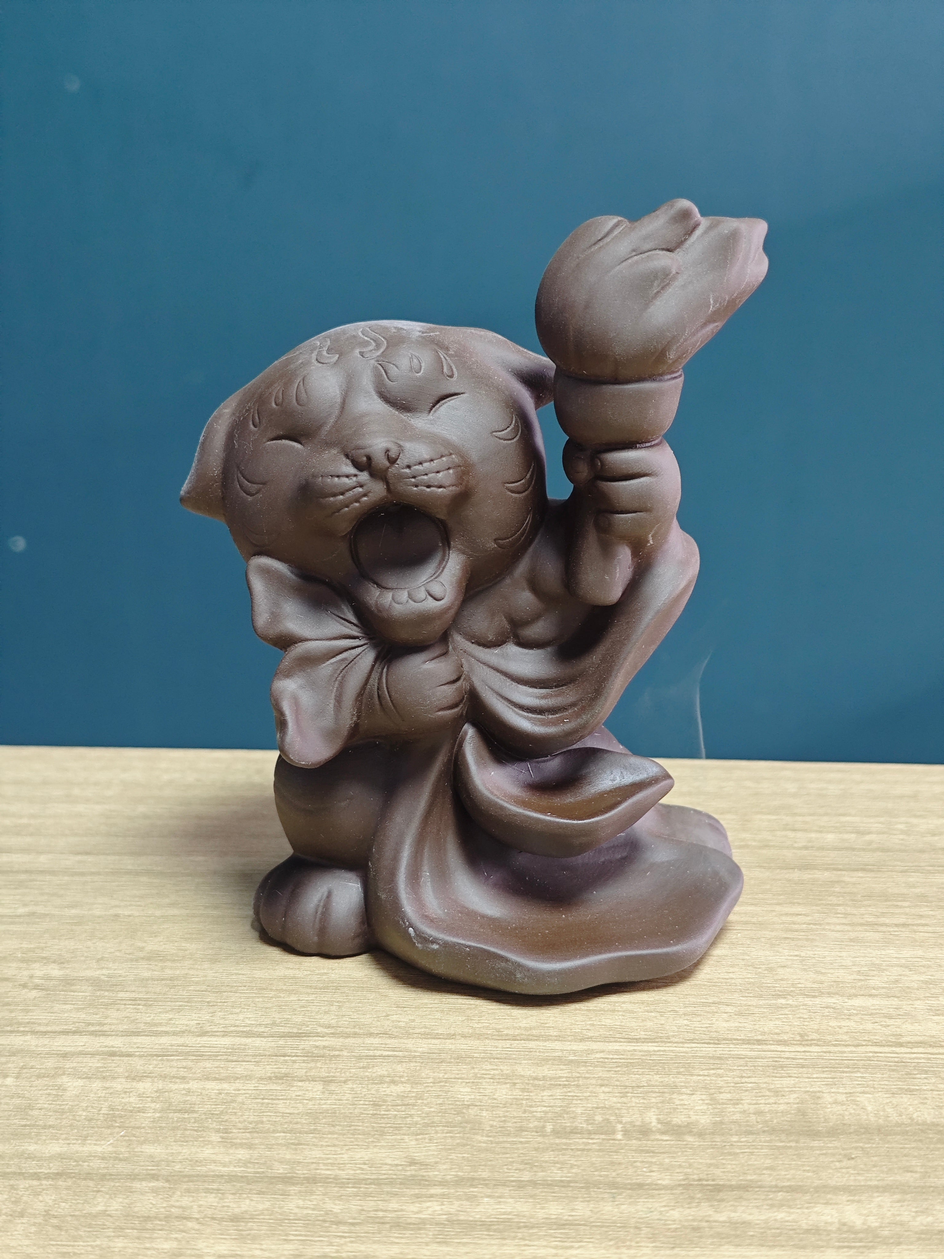 Ceramic Reflux Incense Burner - Decorative Incense Burner Biblo - Adorable Cat Figurine Holding a Torch Burner 15cm BIB-57 - DOMEDBAZAAR