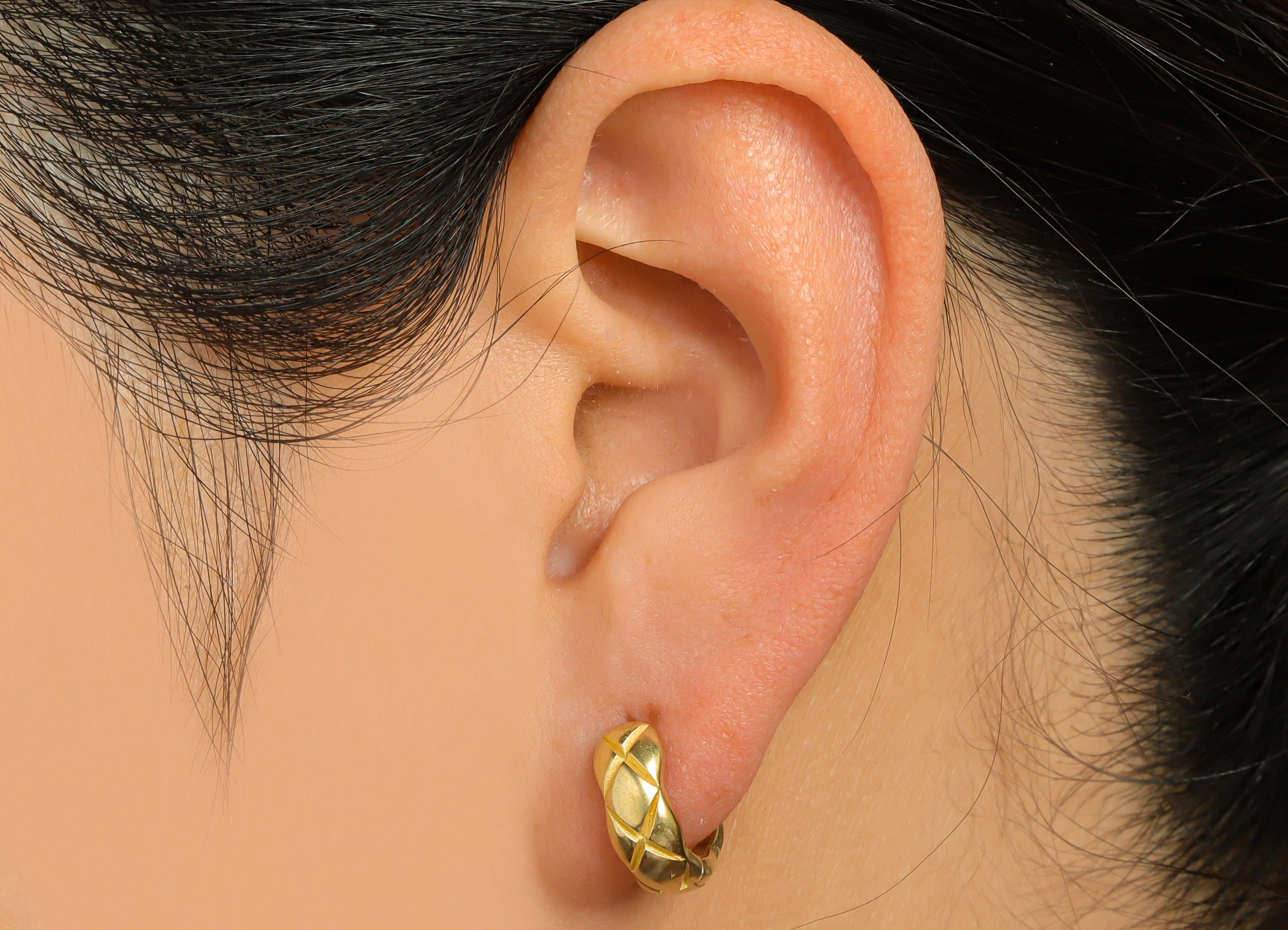 14mm Brass Textured Huggie Hoop Earring - Raw Brass Thick Wire Earring Clasp - Brass Round Clasp Hoop Earring - 14x12.7x5.36mm - PP9728 - DOMEDBAZAAR