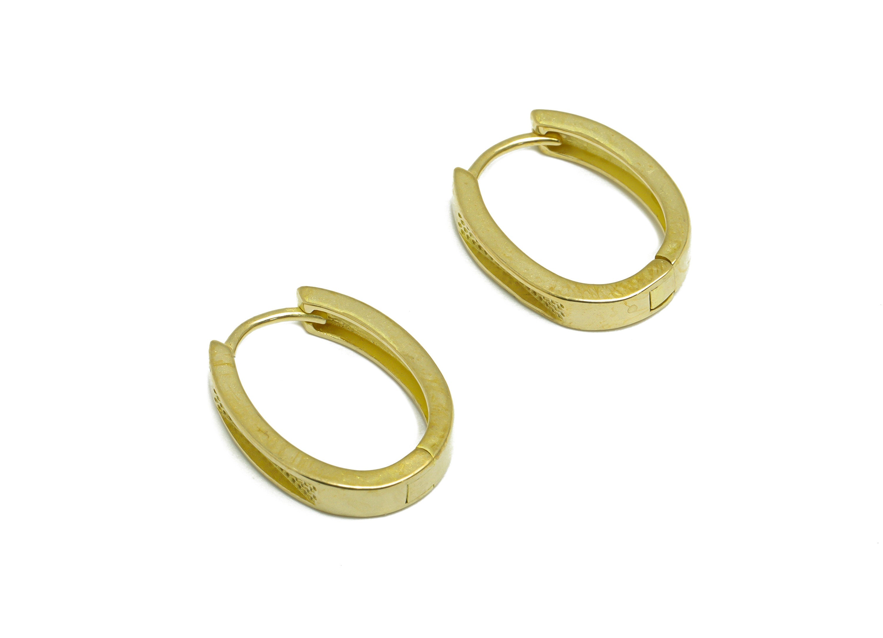 Brass Oval Huggie Hoop Earring - Raw Brass Textured Hoop Huggie Earring - Brass Geometry Clasp Hoop Earring - 21x15.5x3.98mm - PP9790 - DOMEDBAZAAR