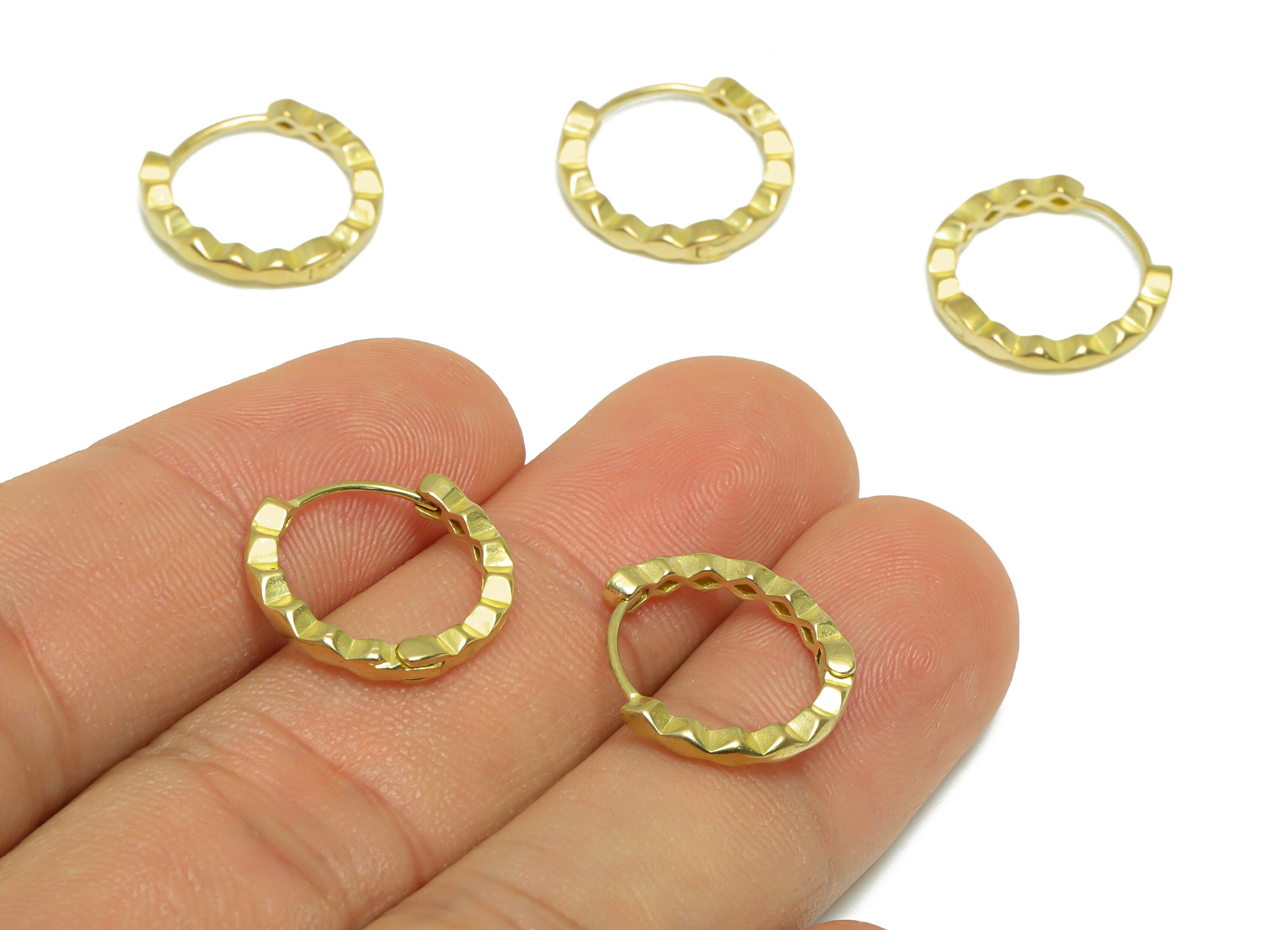 Brass Wavy Huggie Hoop Earring - Raw Brass Circle Earring Clasp - Brass Clasp Earring - Clasp Hoop Earring - 15.9x15x2.3mm - PP9677 - DOMEDBAZAAR